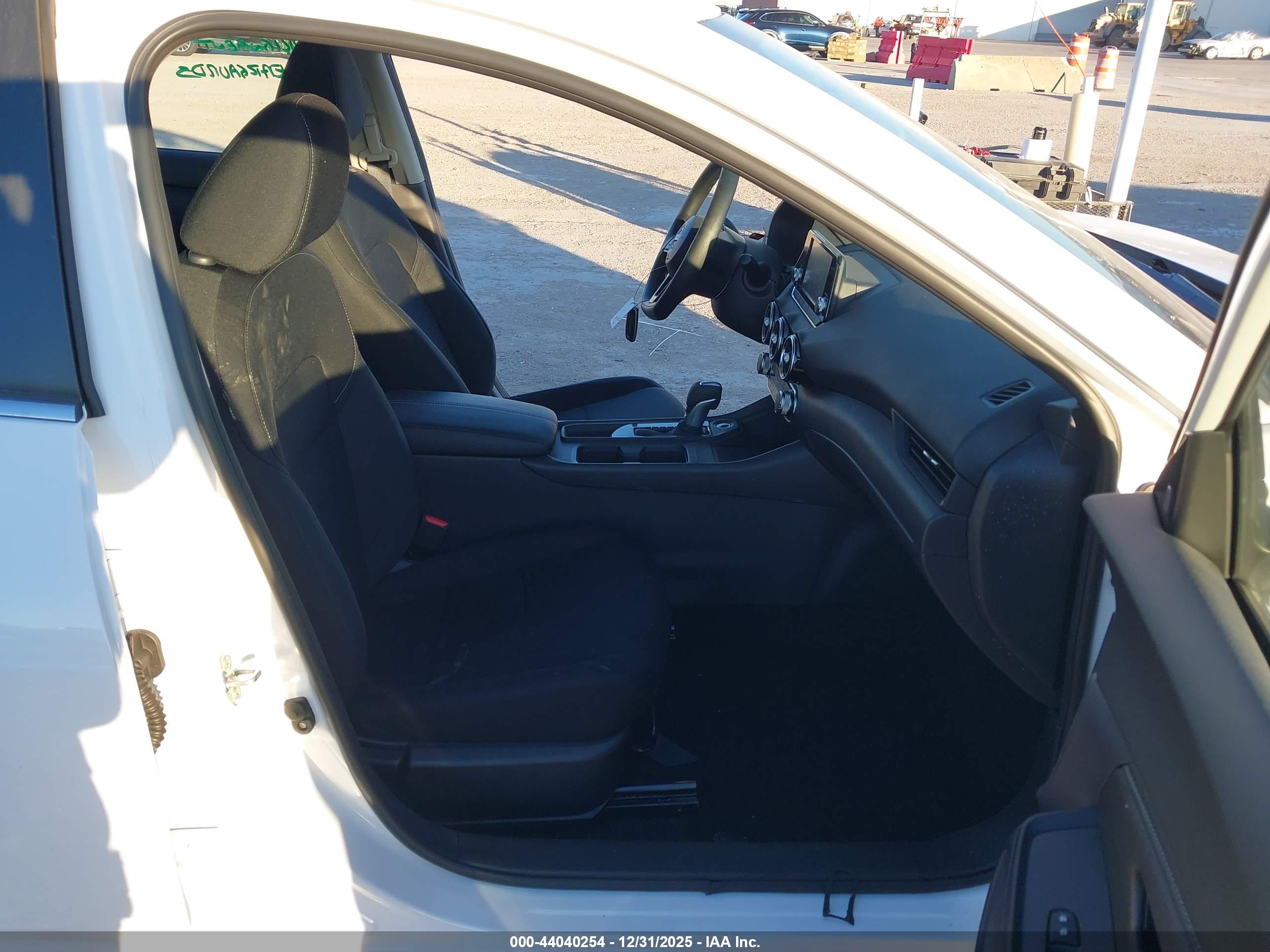 NISSAN SENTRA image 5