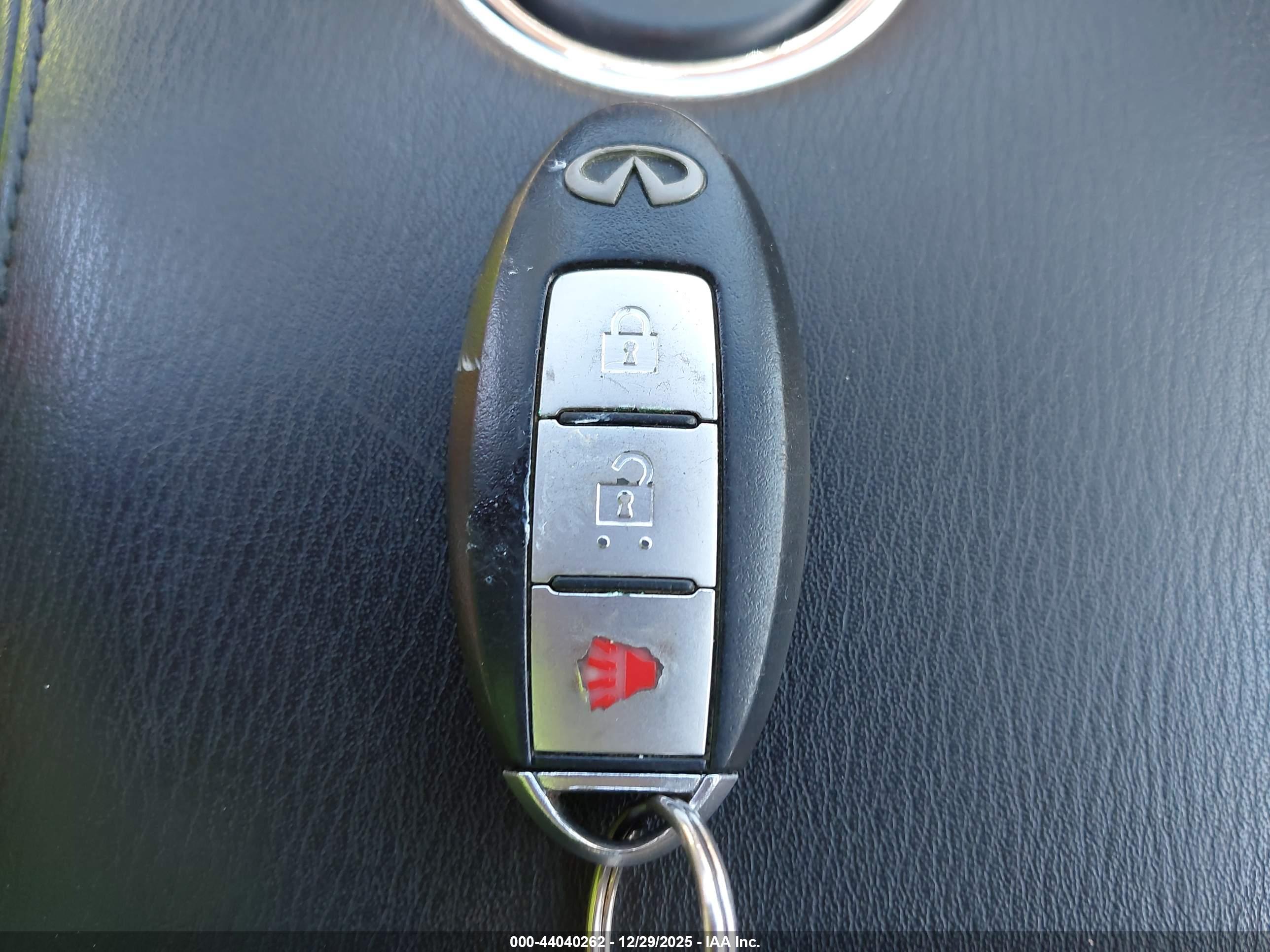 INFINITI EX35 image 11
