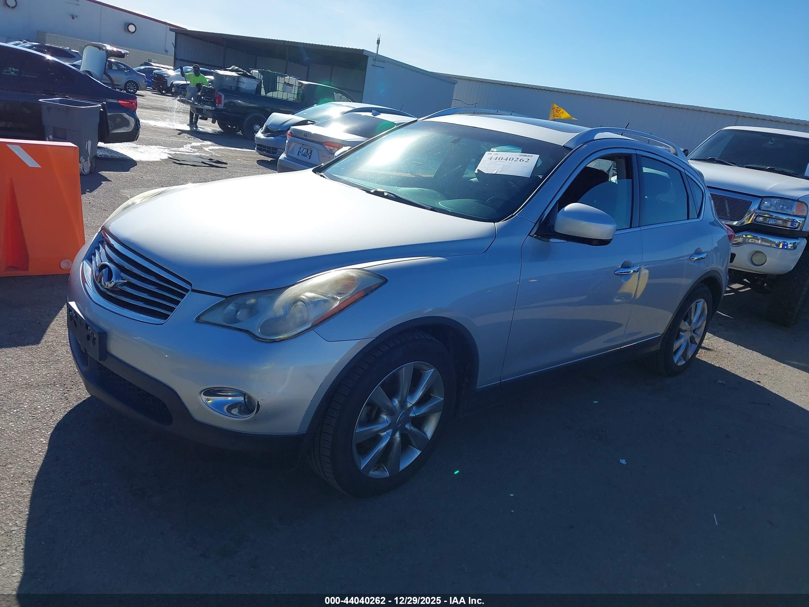 INFINITI EX35 image 2