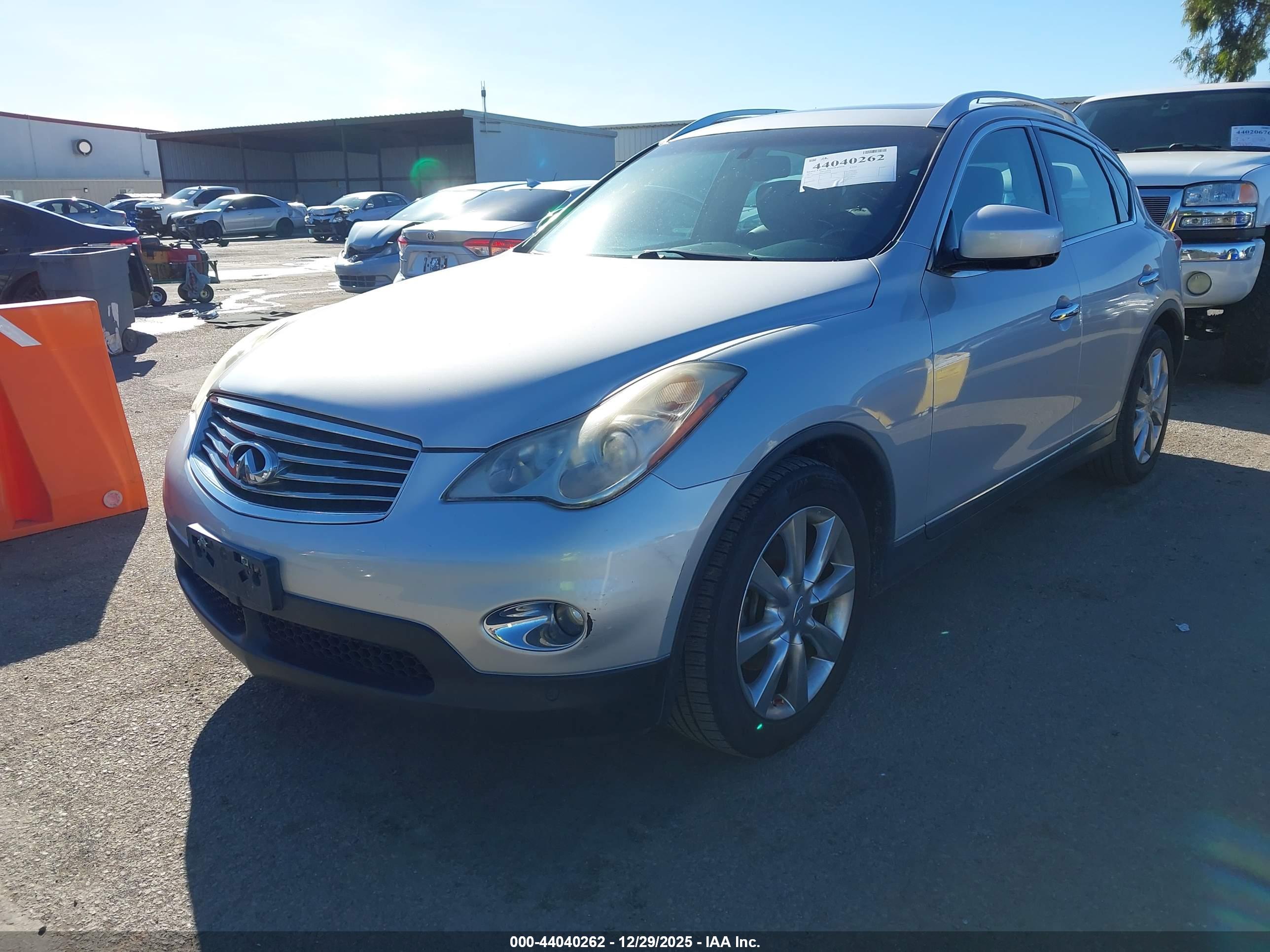 INFINITI EX35 image 6