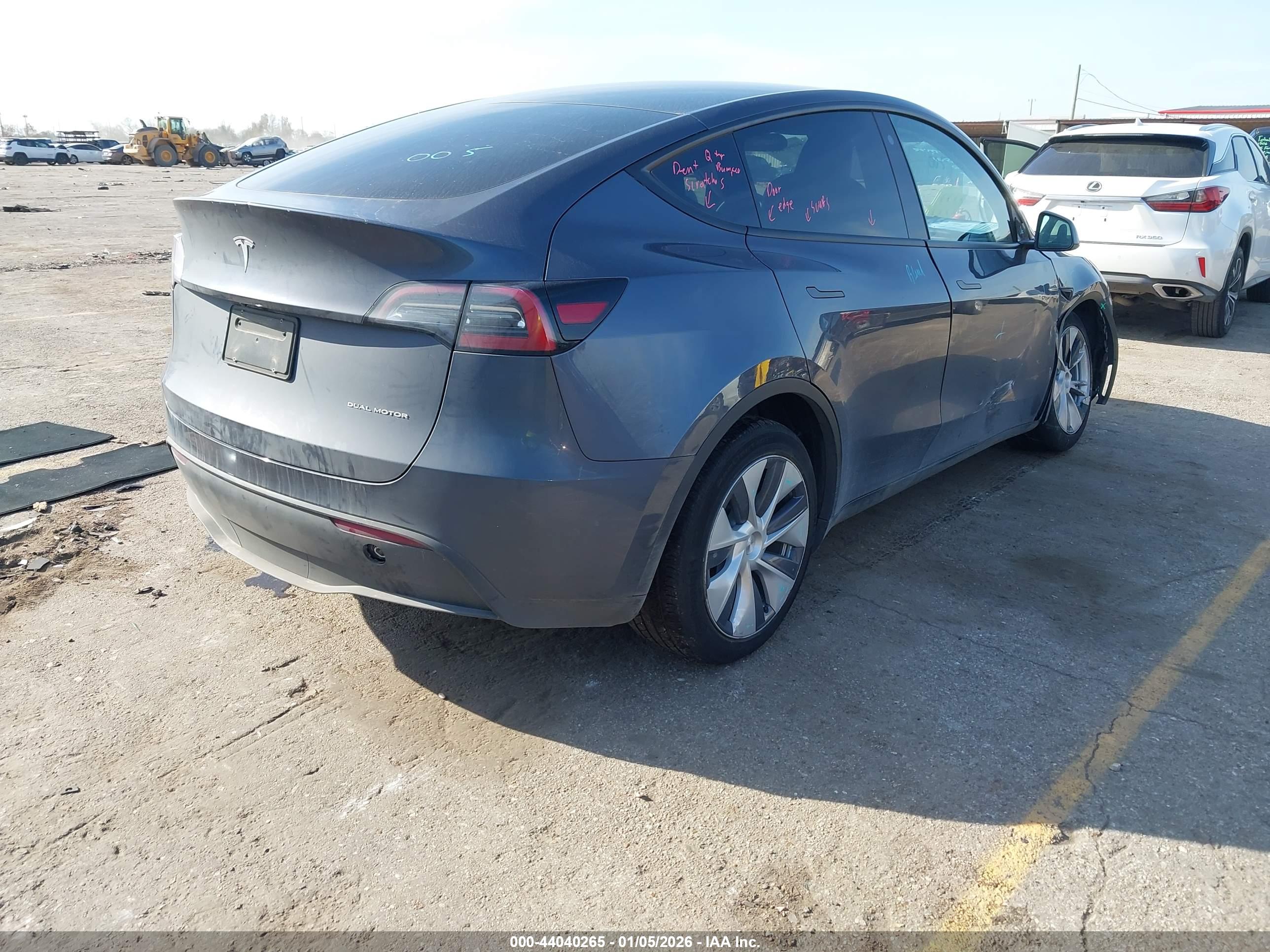 TESLA MODEL image 4