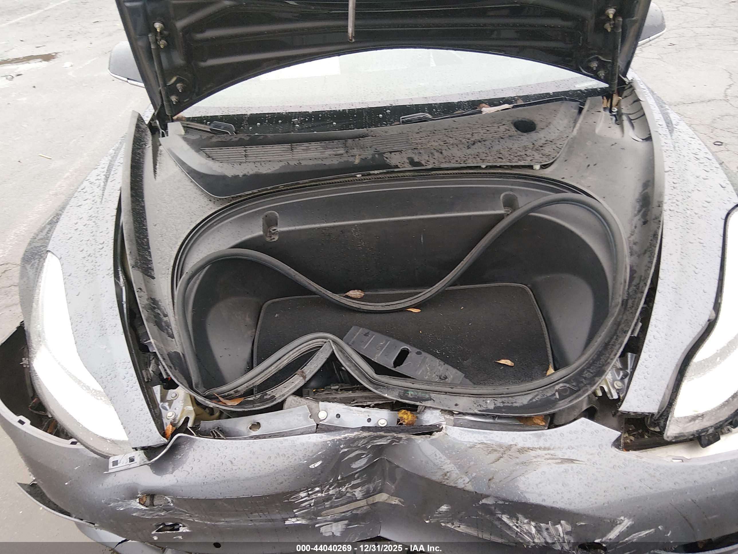 TESLA MODEL image 10