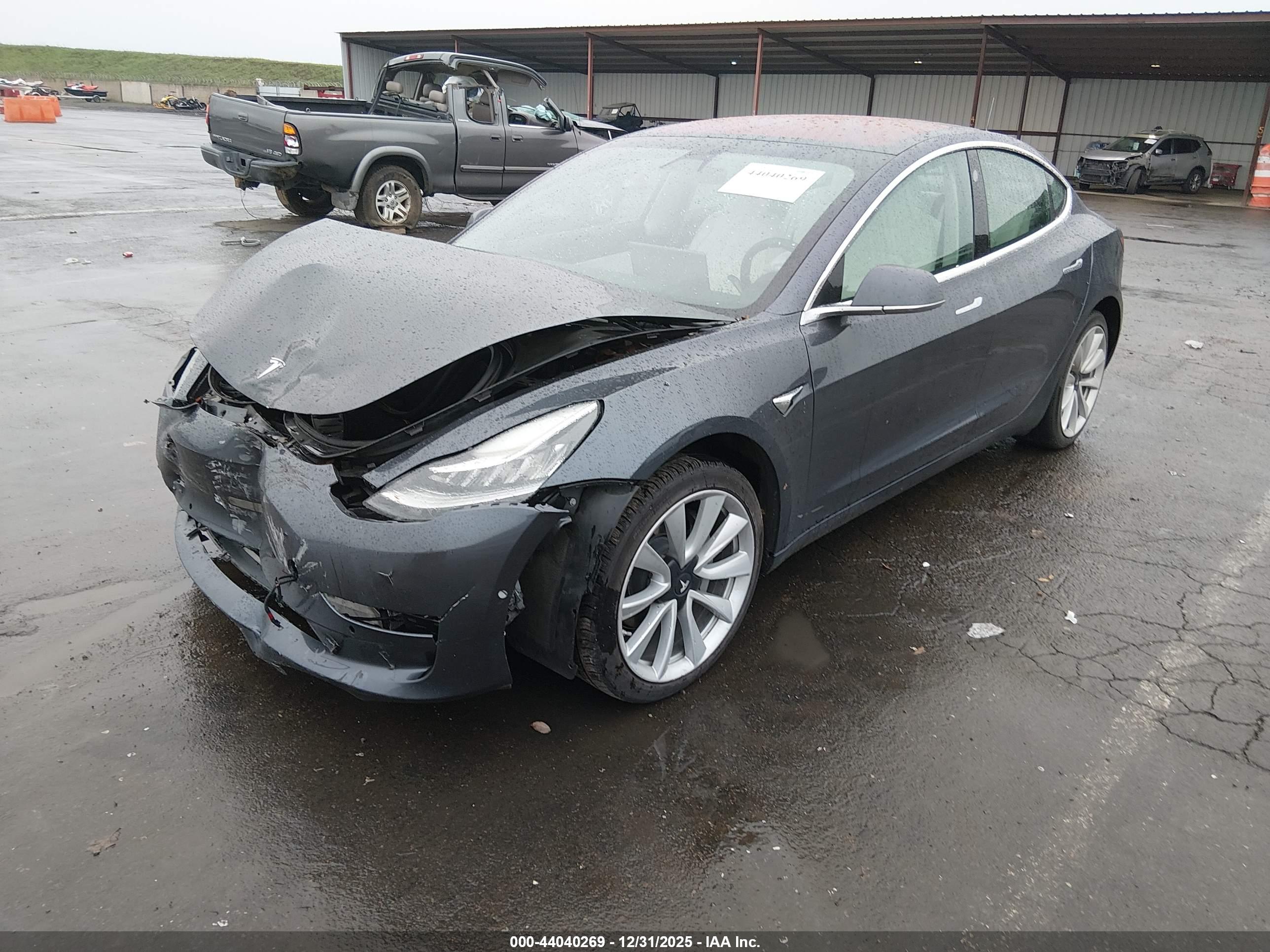TESLA MODEL image 2