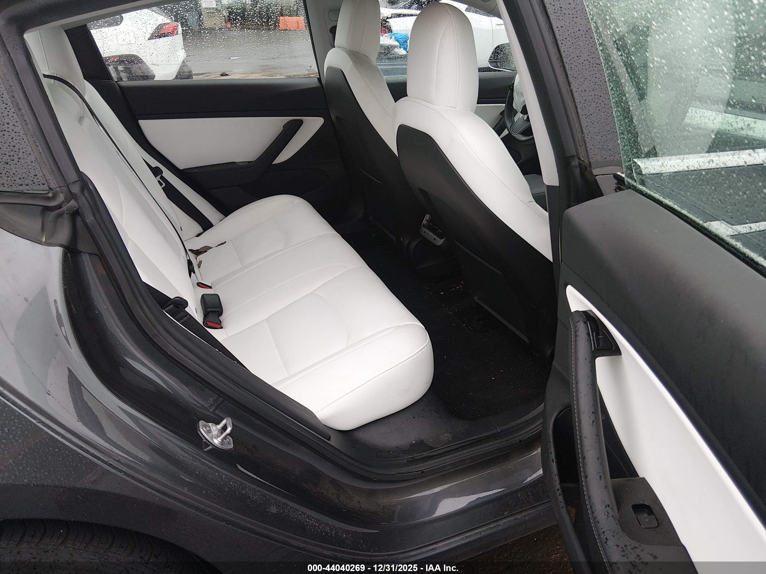 TESLA MODEL image 8