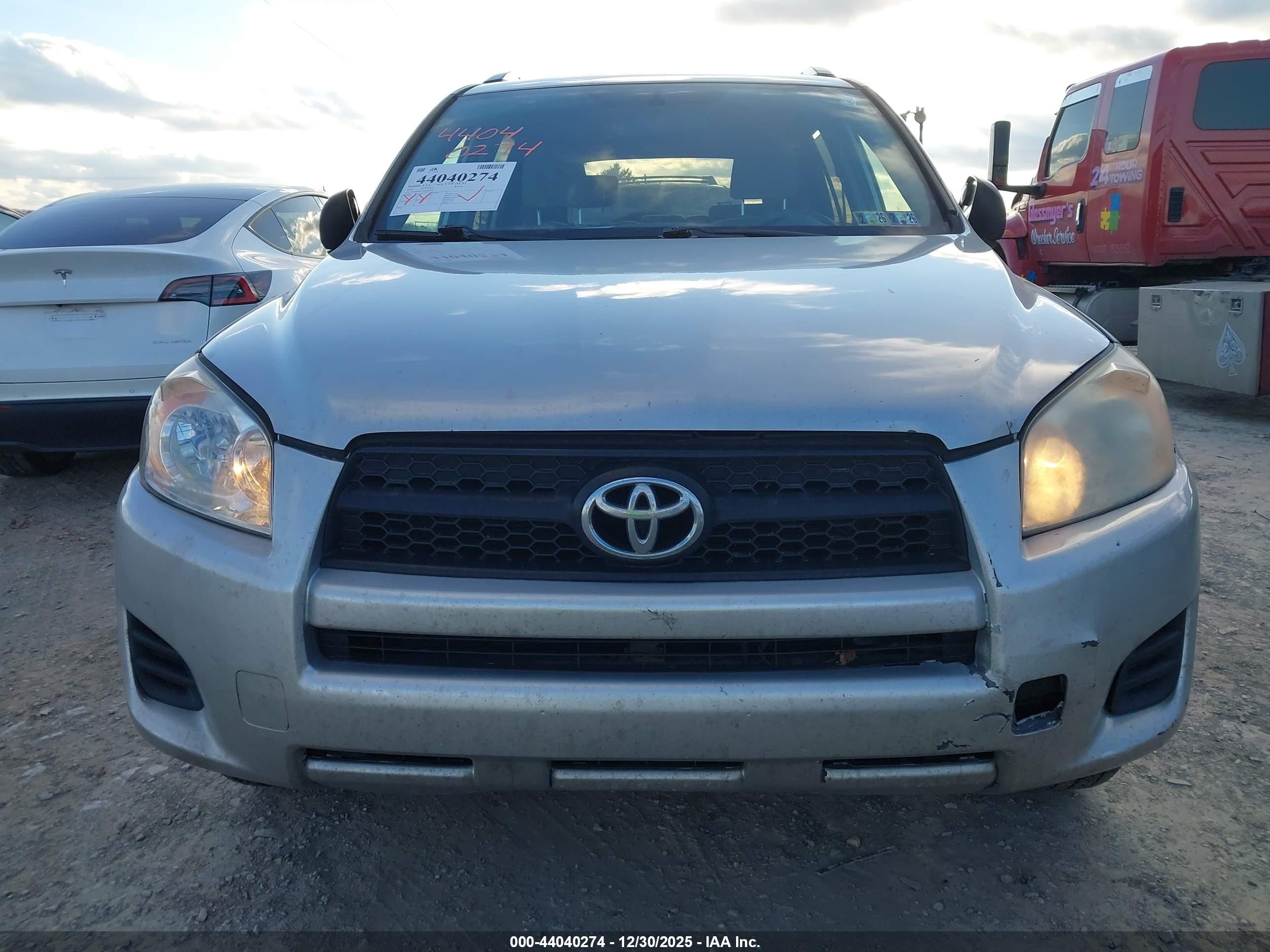 TOYOTA RAV4 image 6