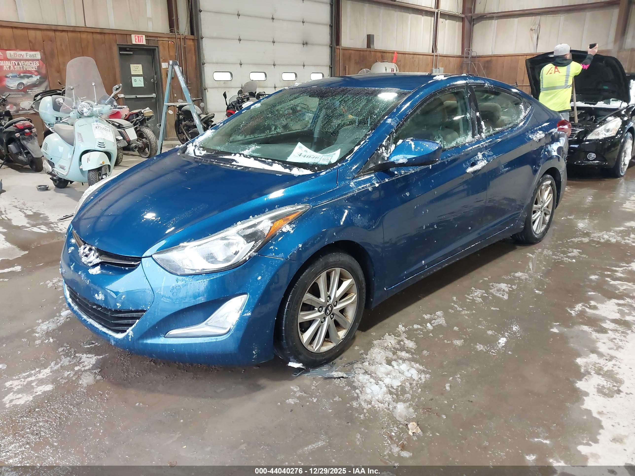 HYUNDAI ELANTRA image 2