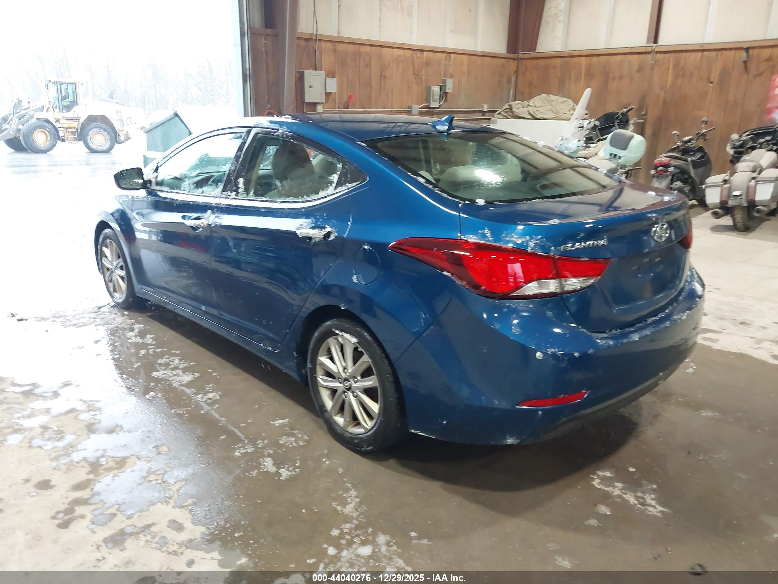 HYUNDAI ELANTRA image 3