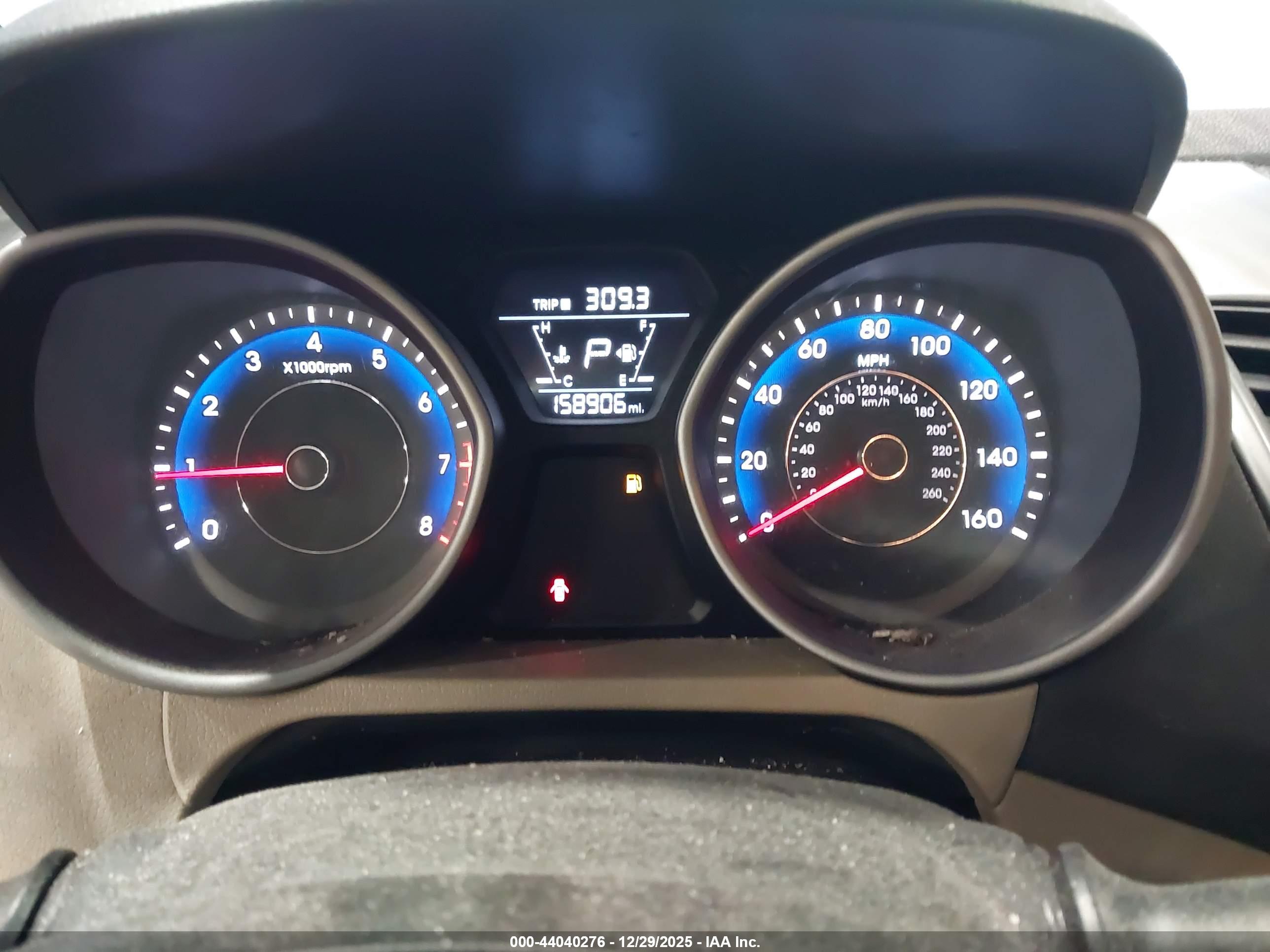 HYUNDAI ELANTRA image 7