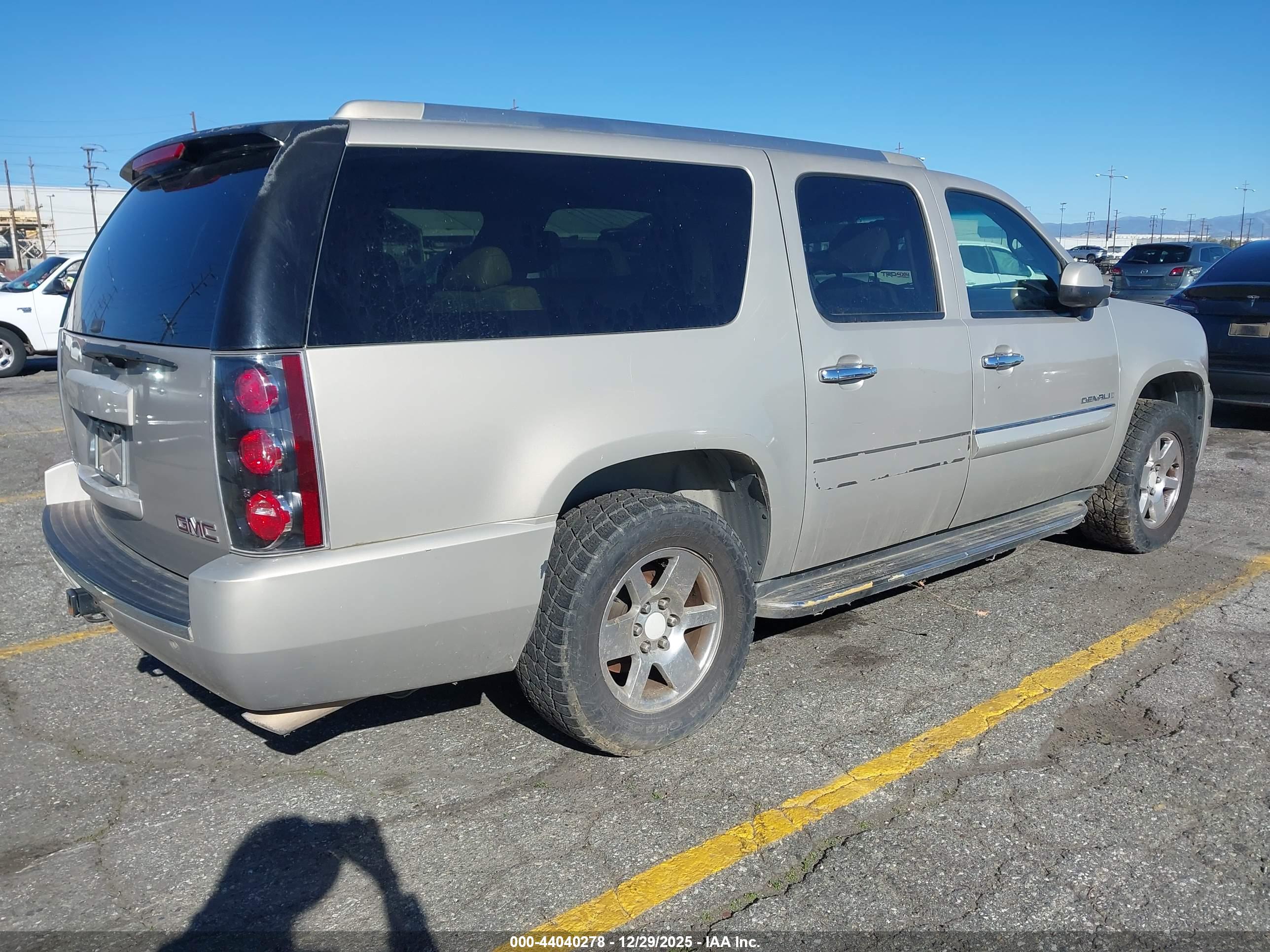 GMC YUKON image 4