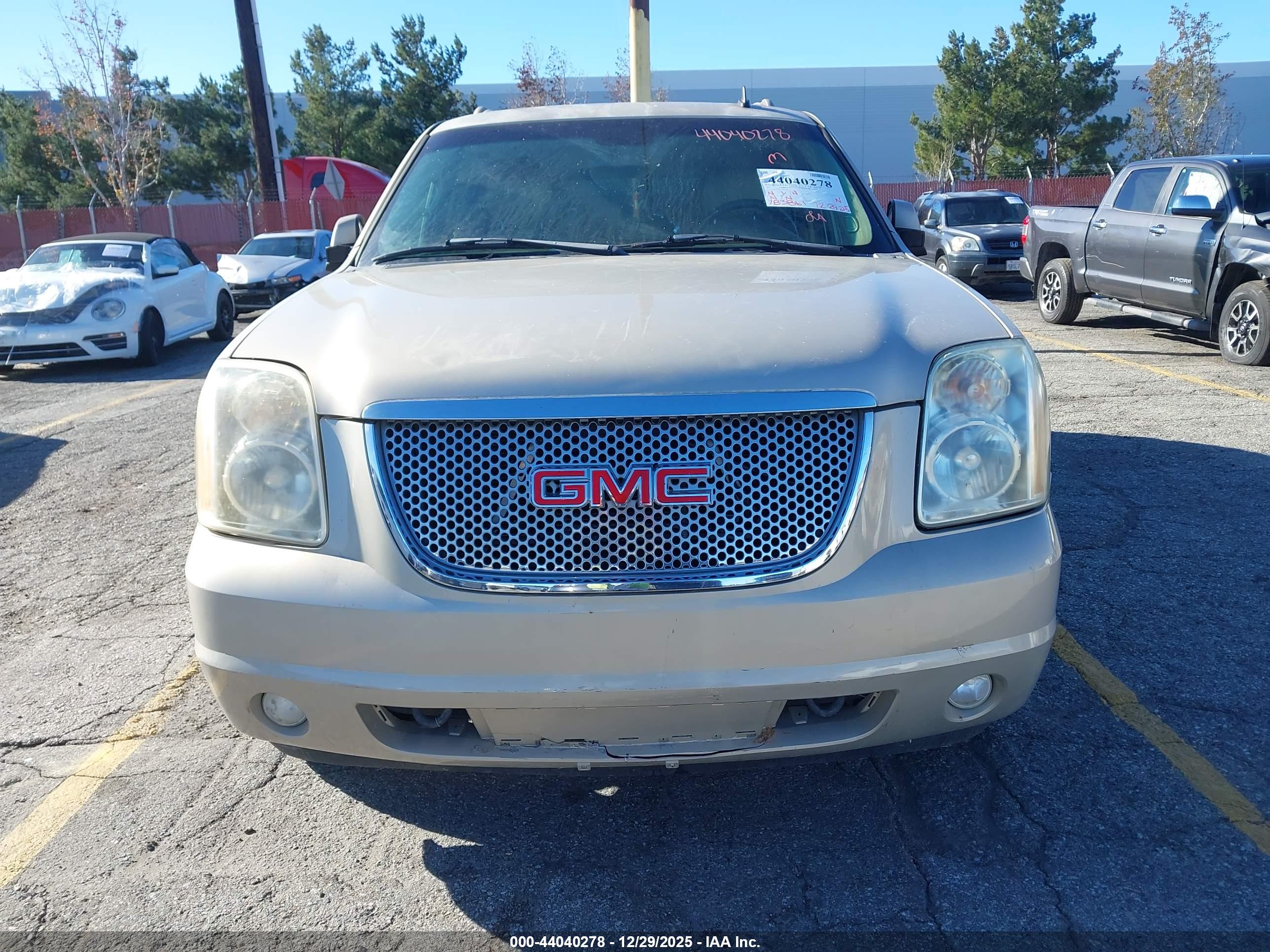 GMC YUKON image 6