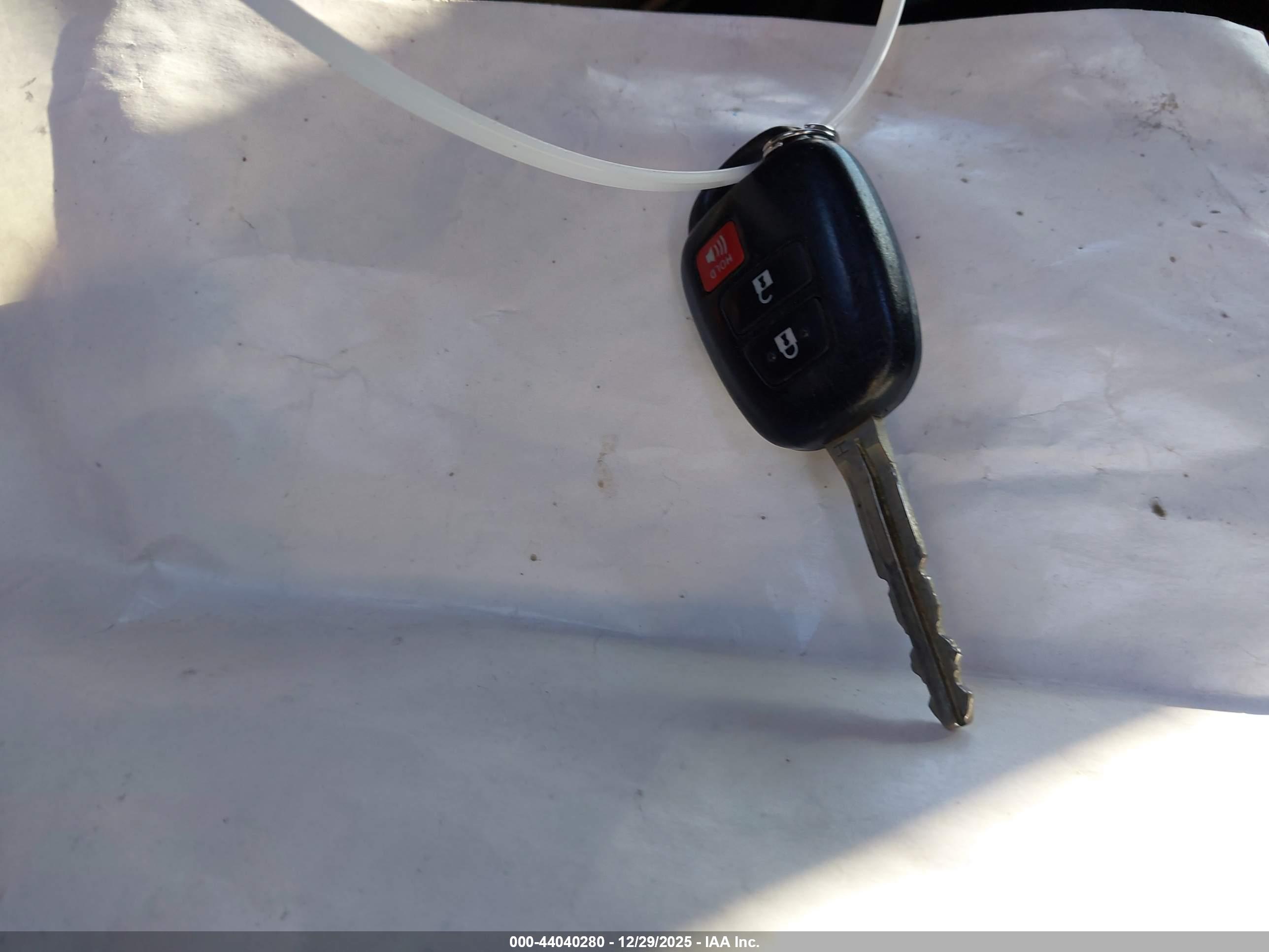 TOYOTA PRIUS image 11