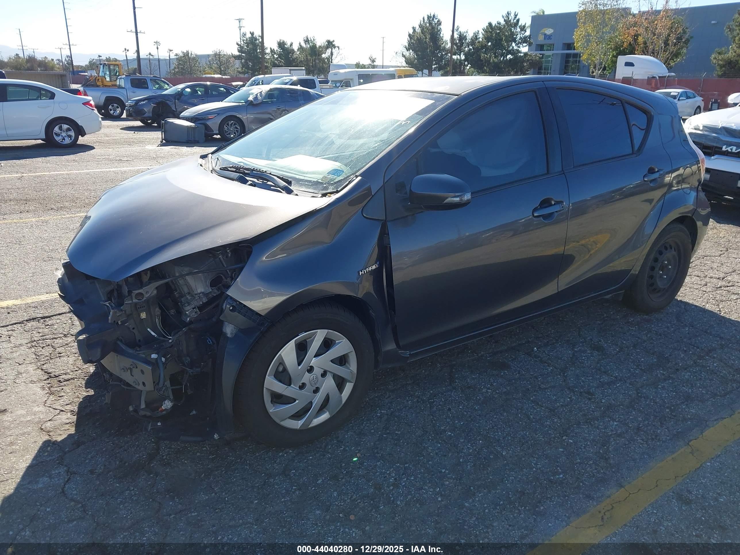 TOYOTA PRIUS image 2
