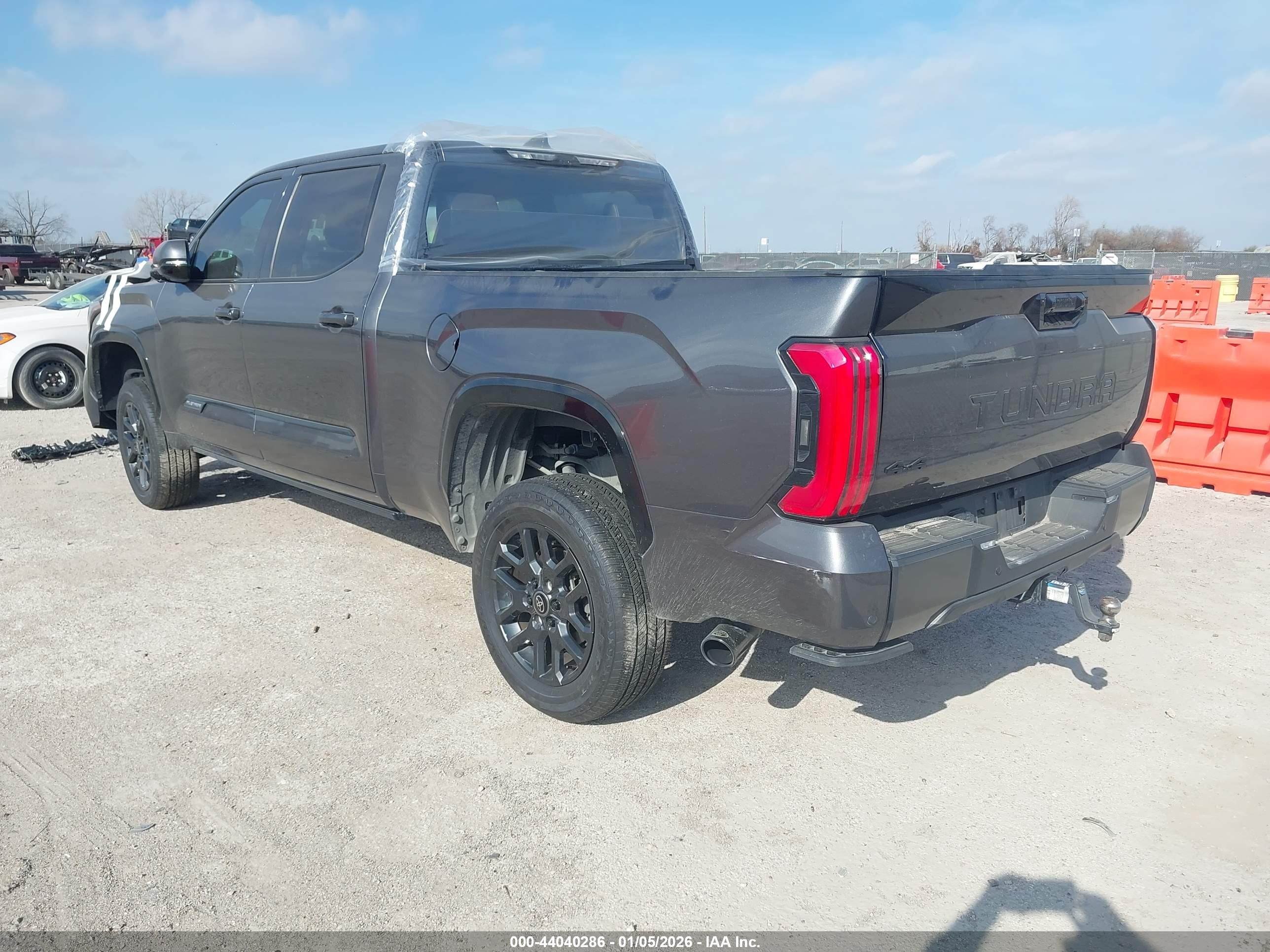 TOYOTA TUNDRA image 3