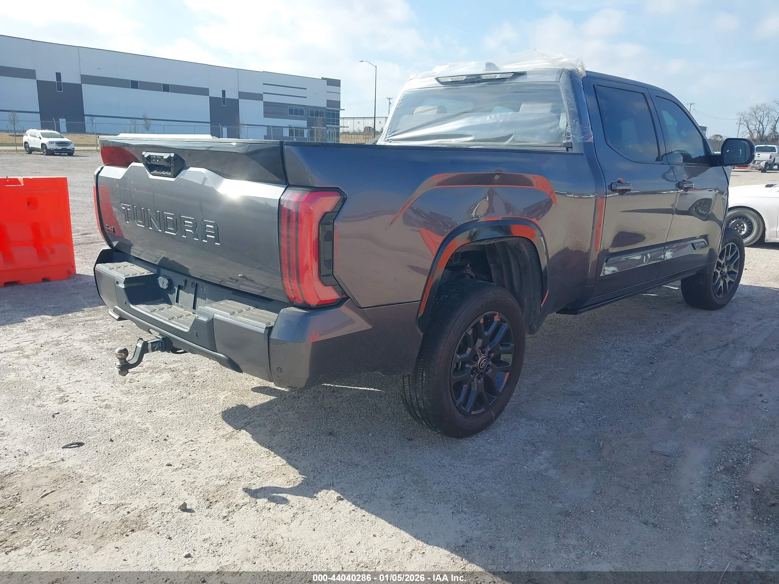TOYOTA TUNDRA image 4
