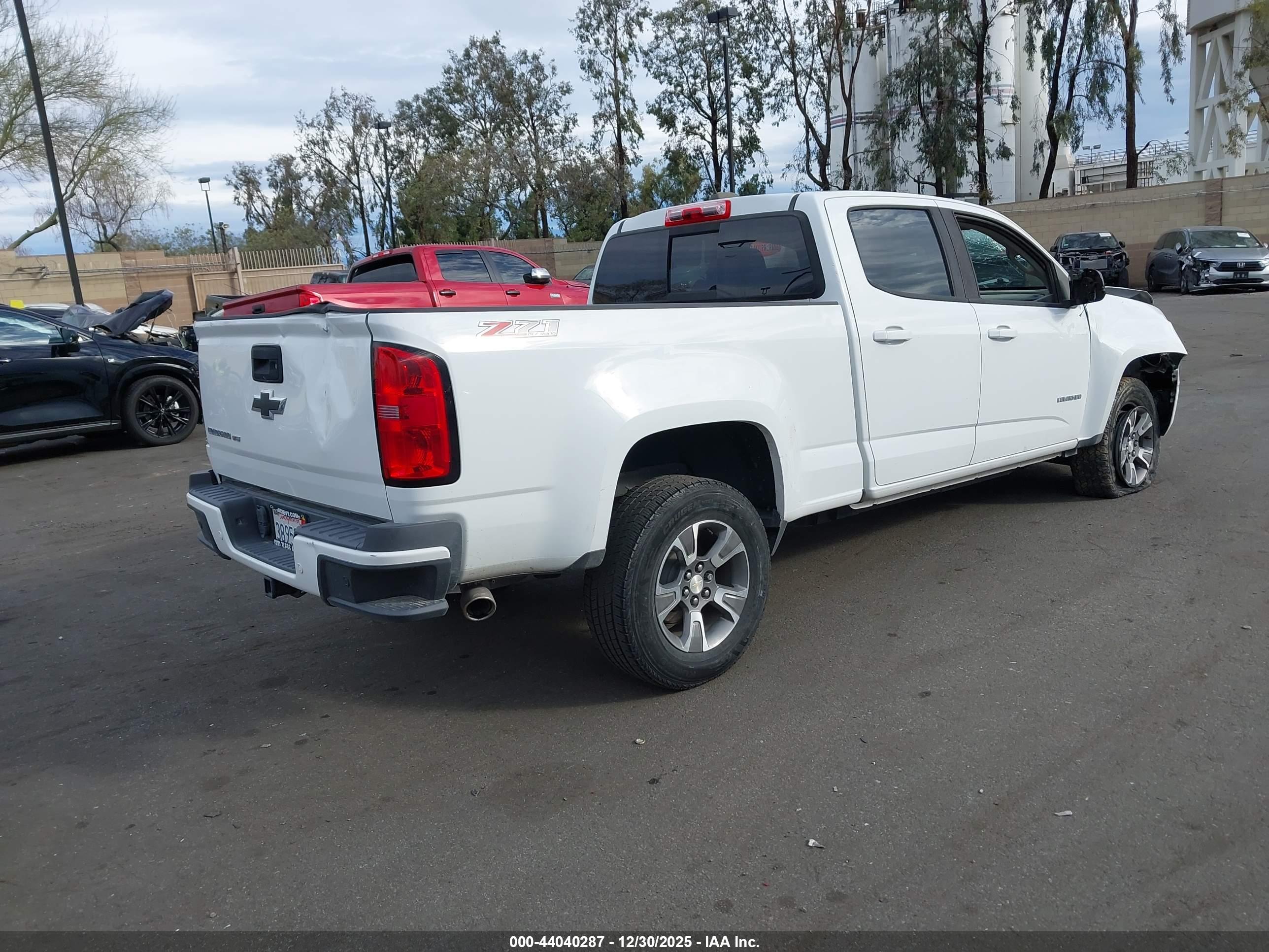 CHEVROLET COLORADO image 4