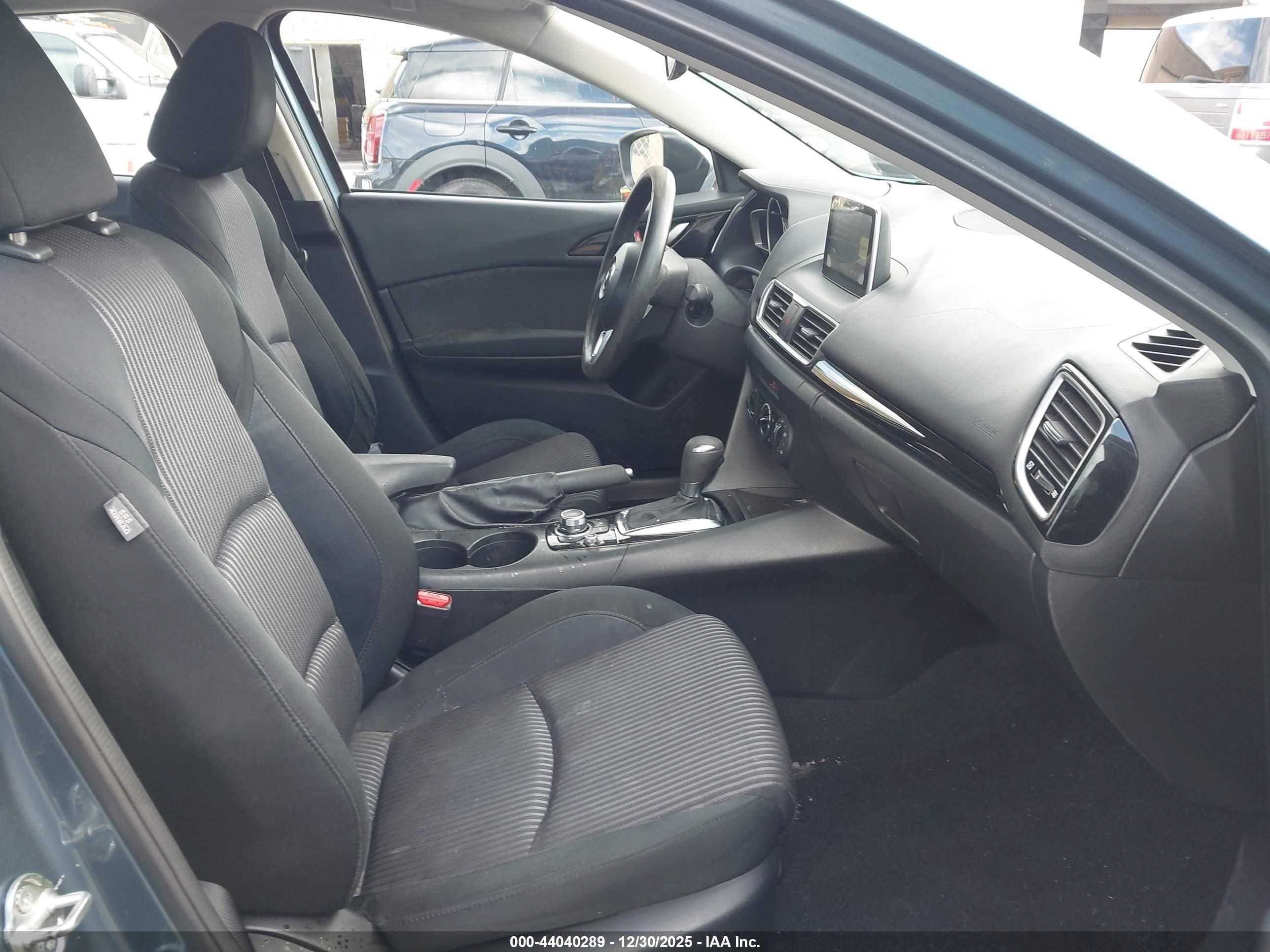 MAZDA MAZDA3 image 5