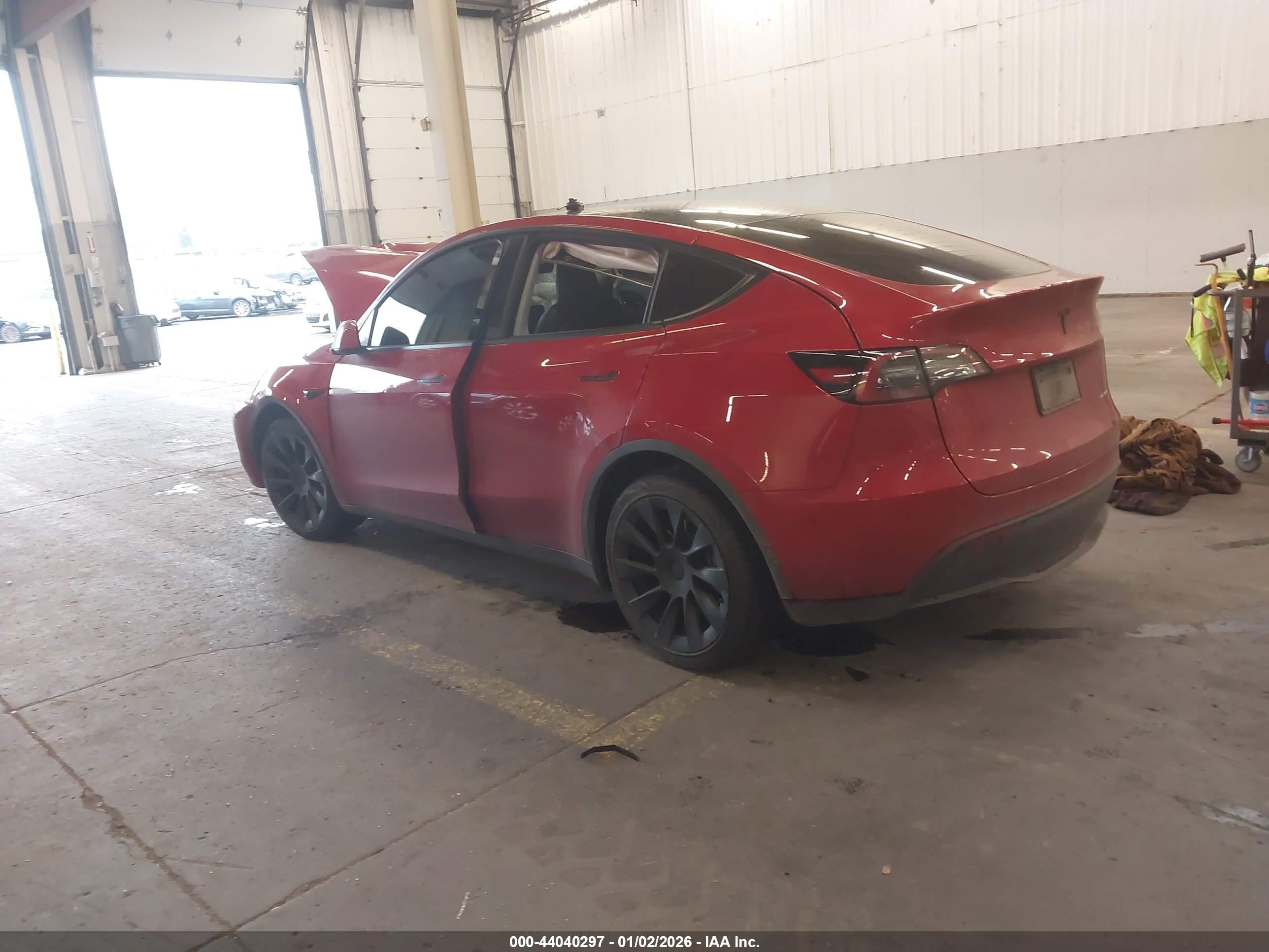 TESLA MODEL image 3