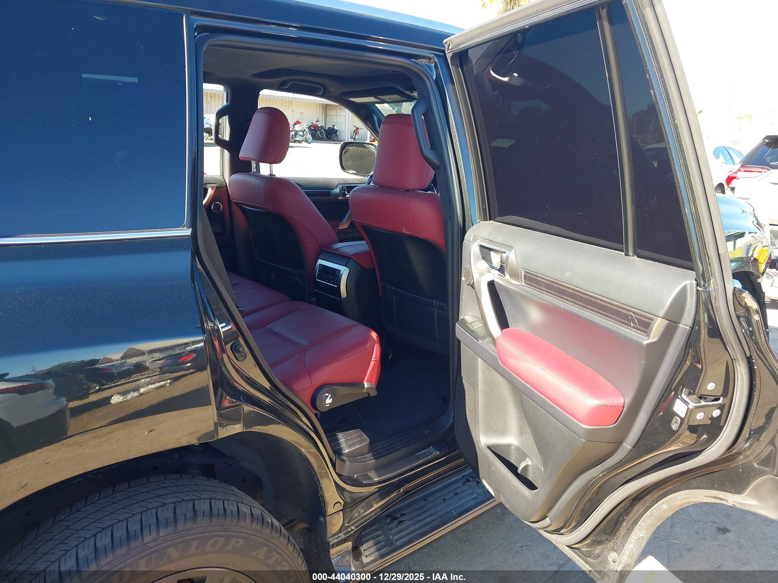 LEXUS GX image 8