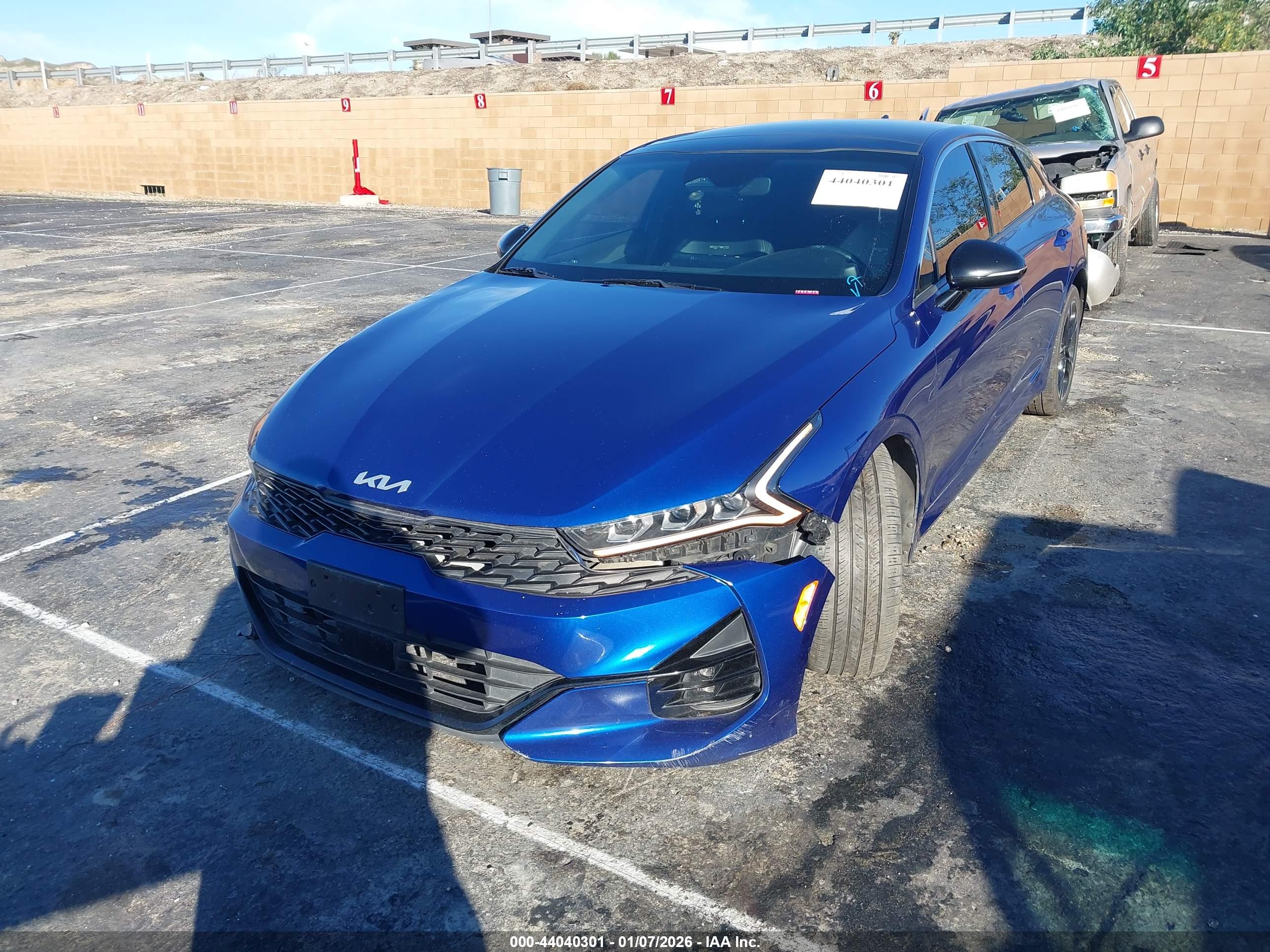 KIA K5 image 2