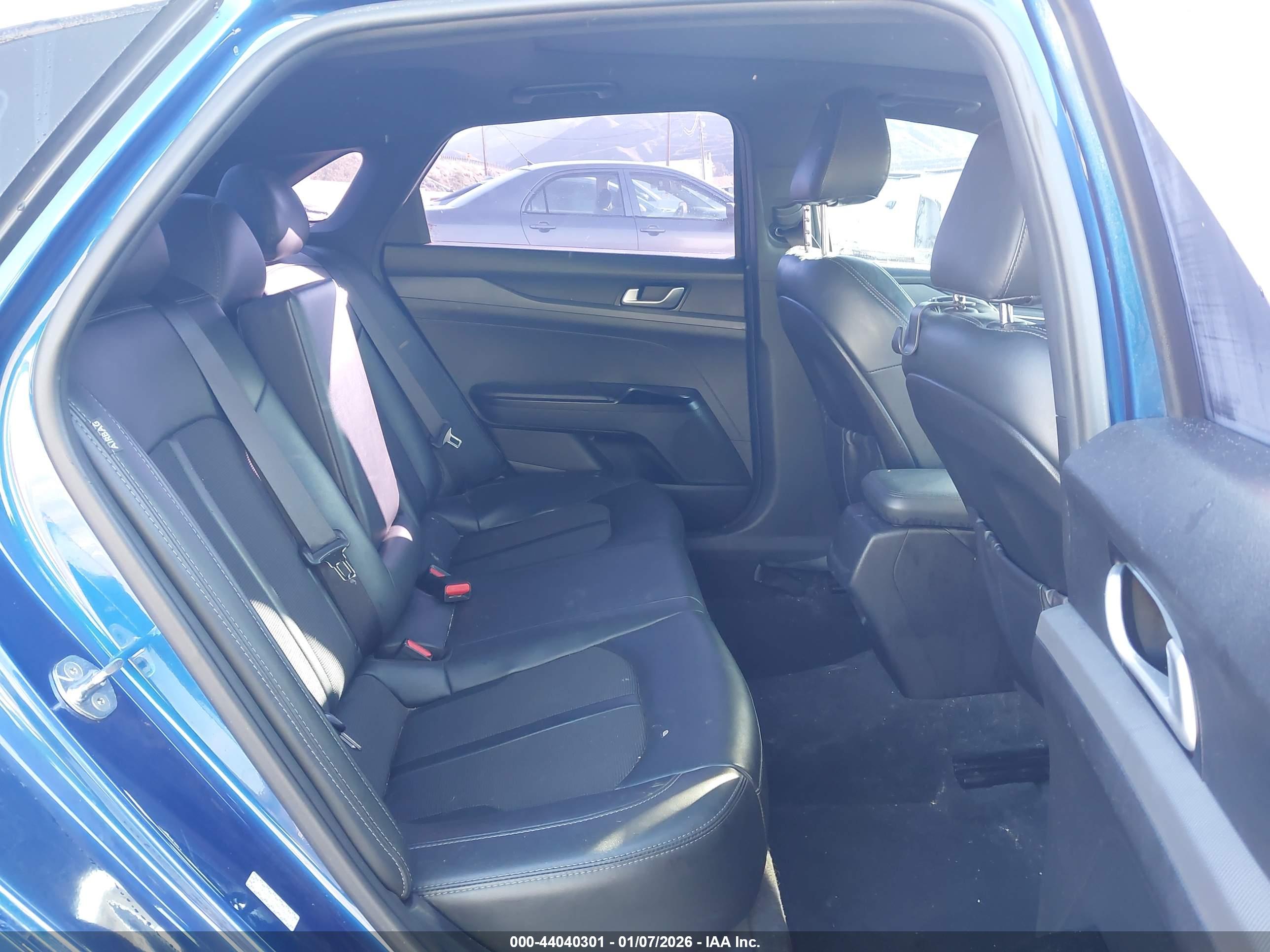 KIA K5 image 8