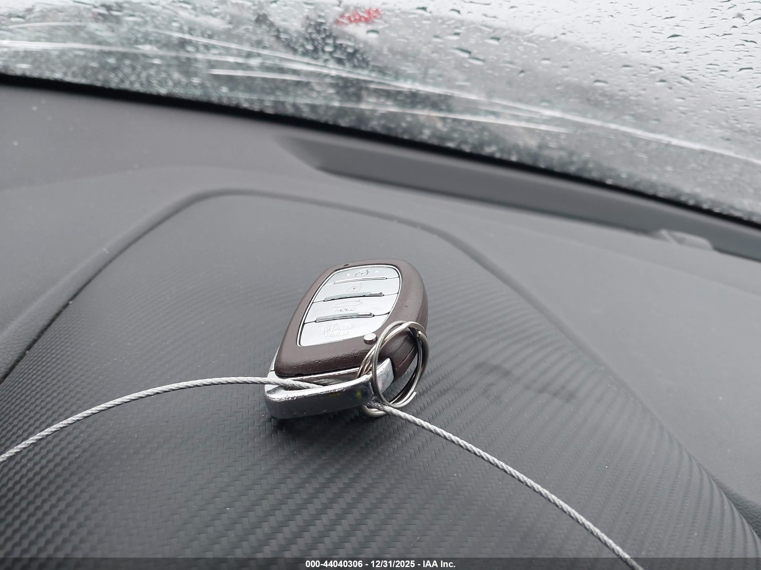 HYUNDAI ELANTRA image 11