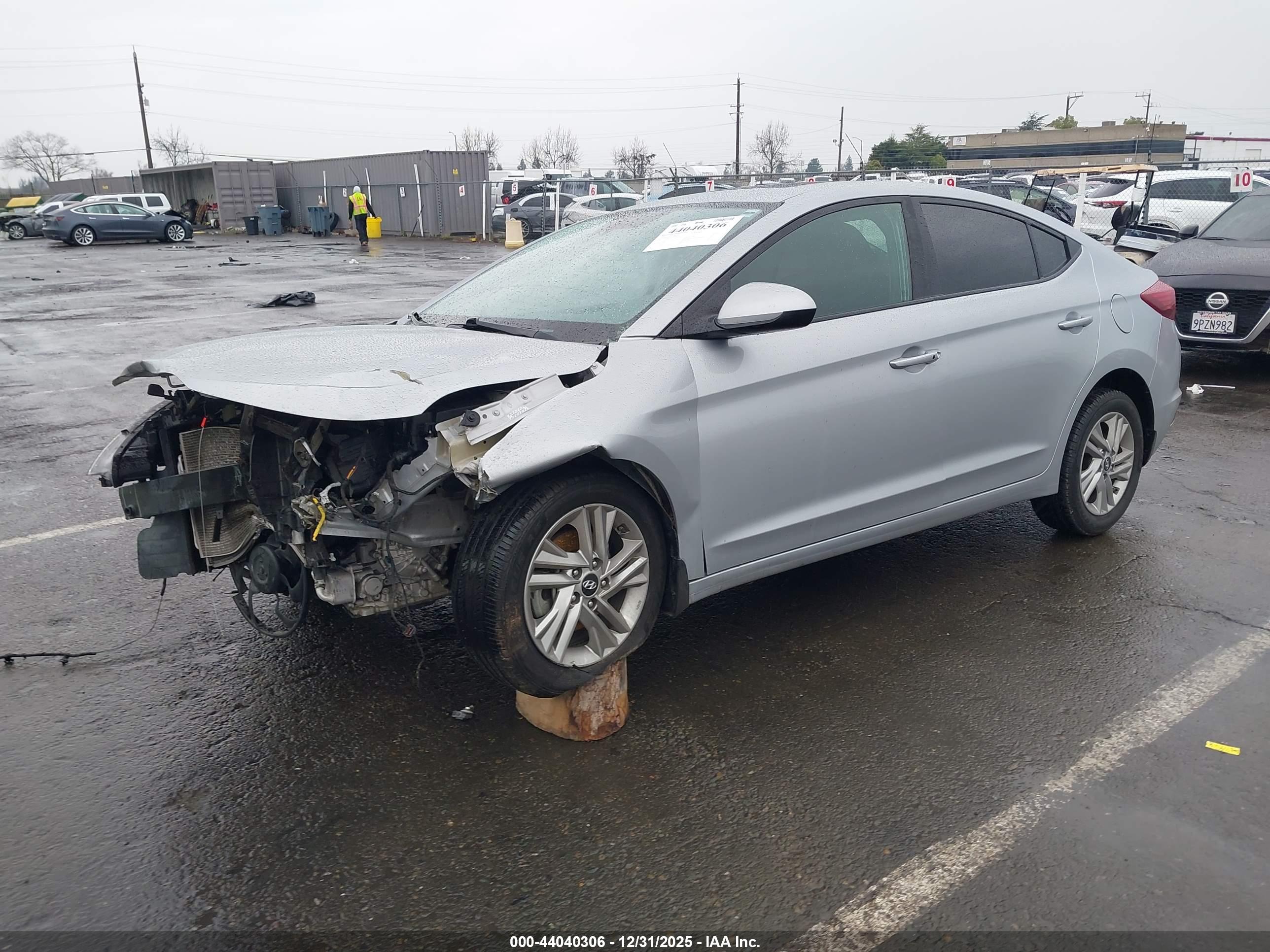 HYUNDAI ELANTRA image 2