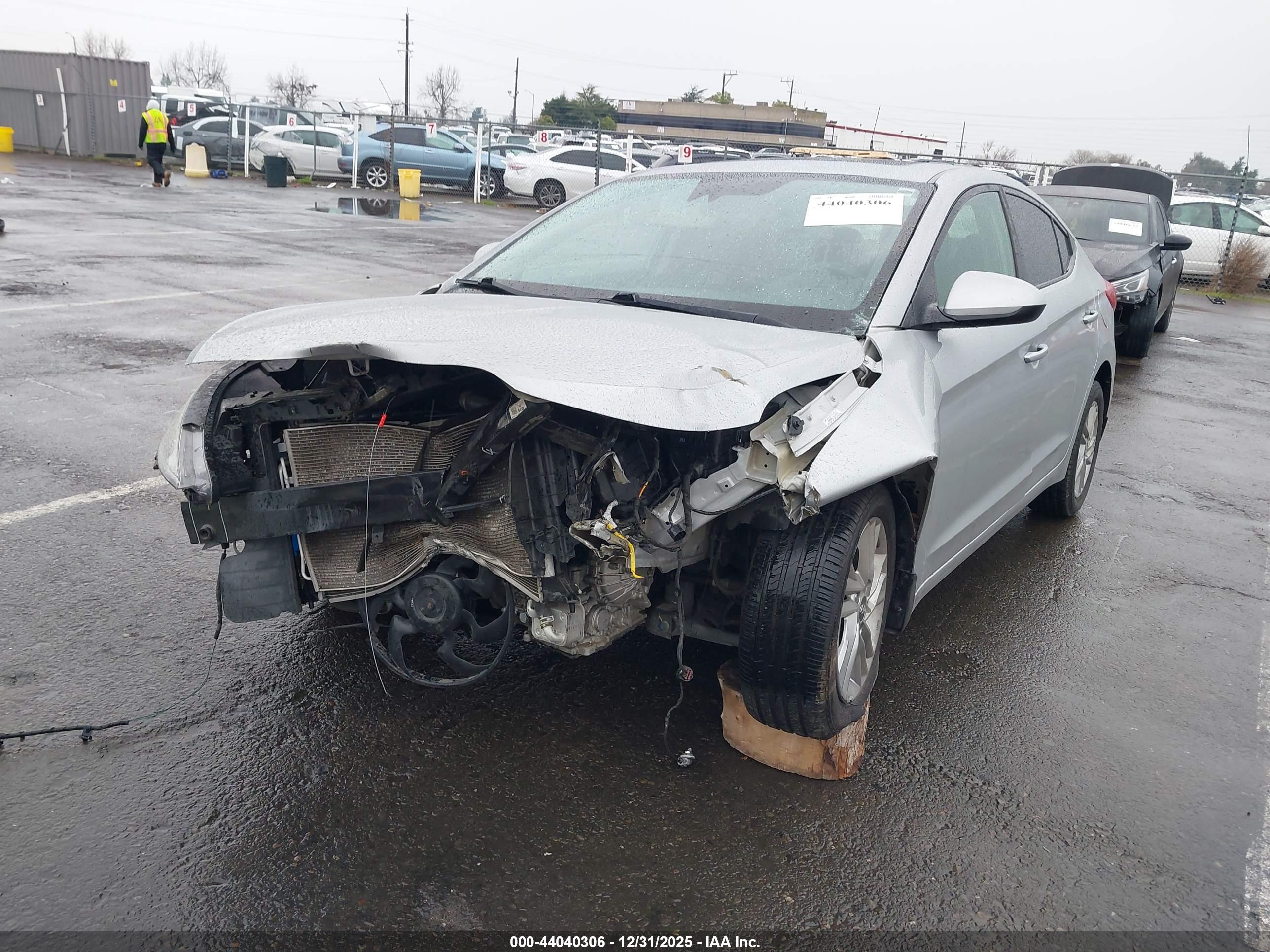 HYUNDAI ELANTRA image 6