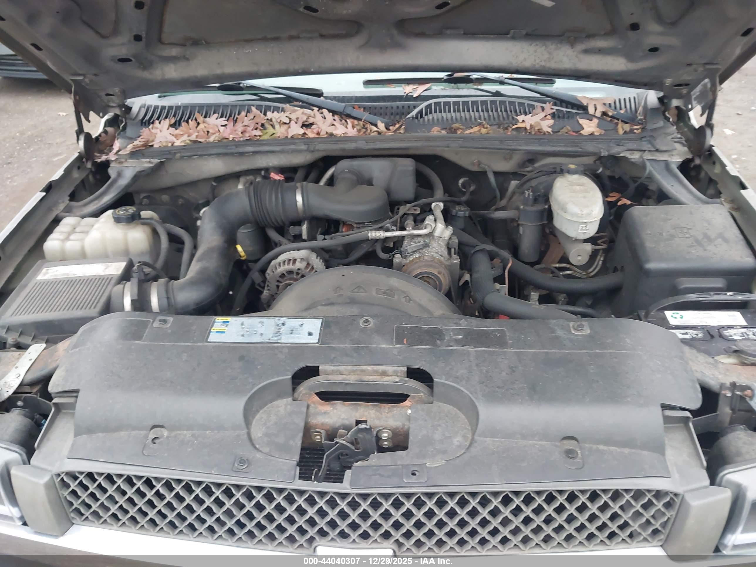 CHEVROLET SILVERADO image 10