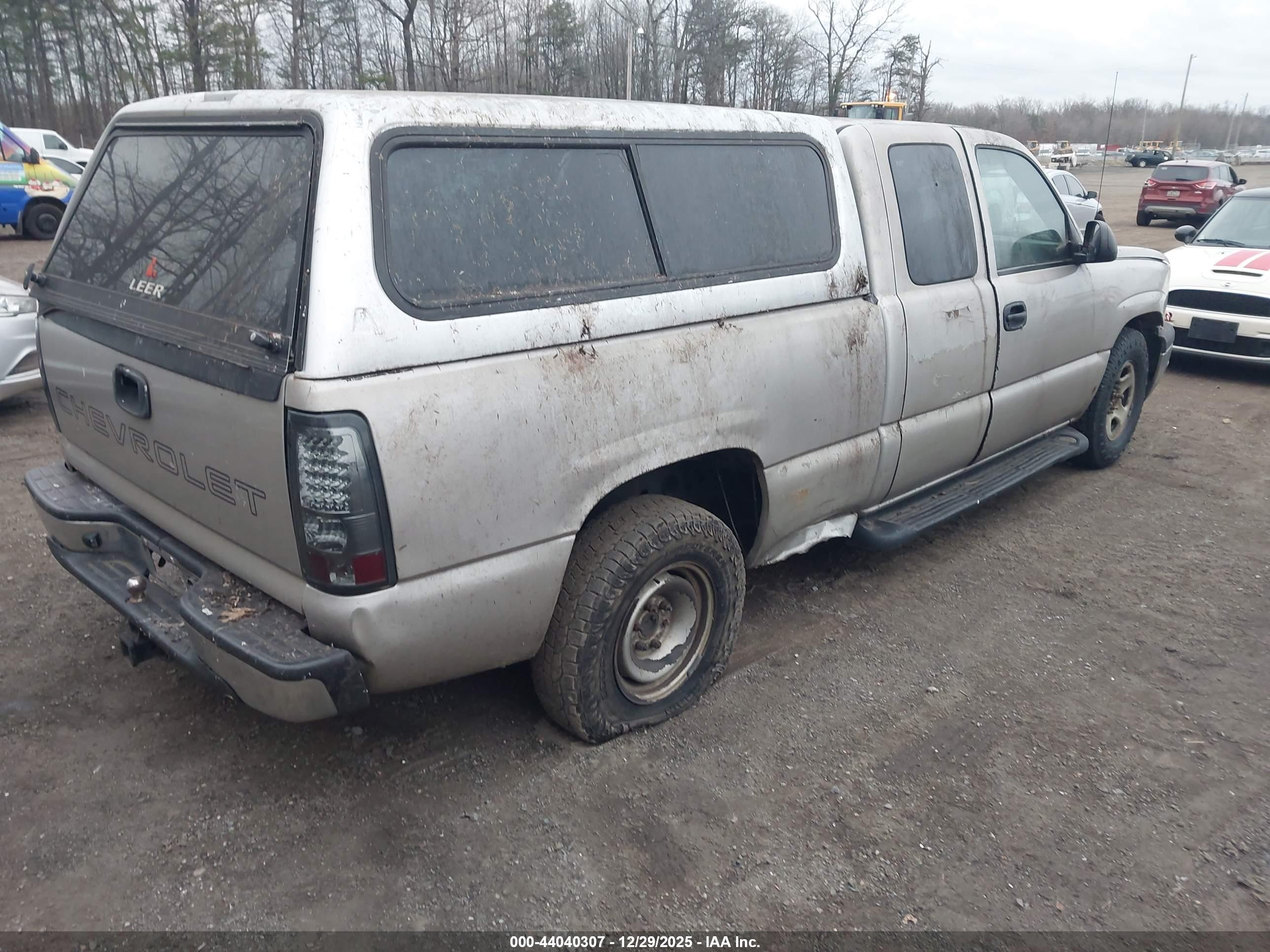 CHEVROLET SILVERADO image 4