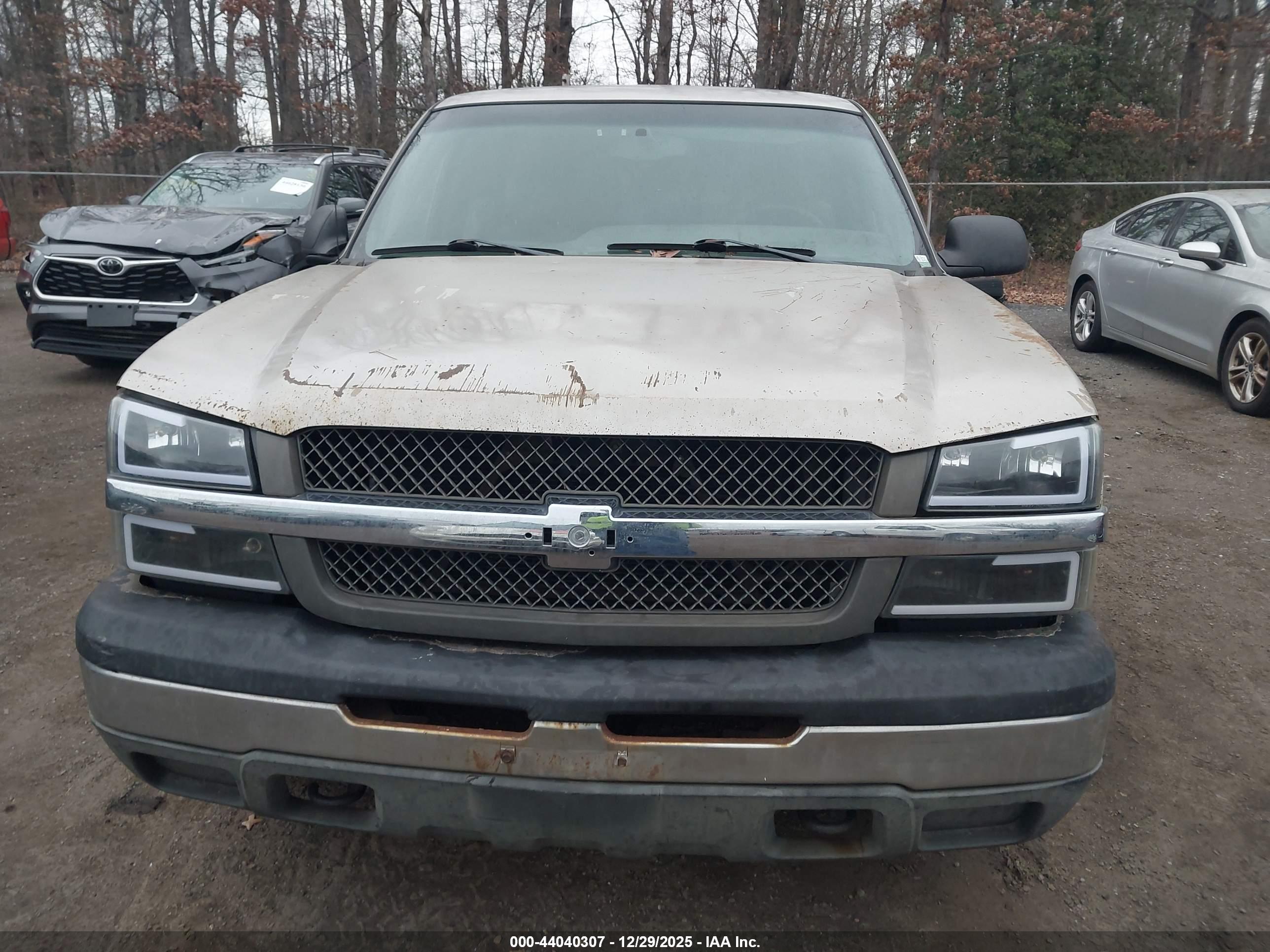 CHEVROLET SILVERADO image 6