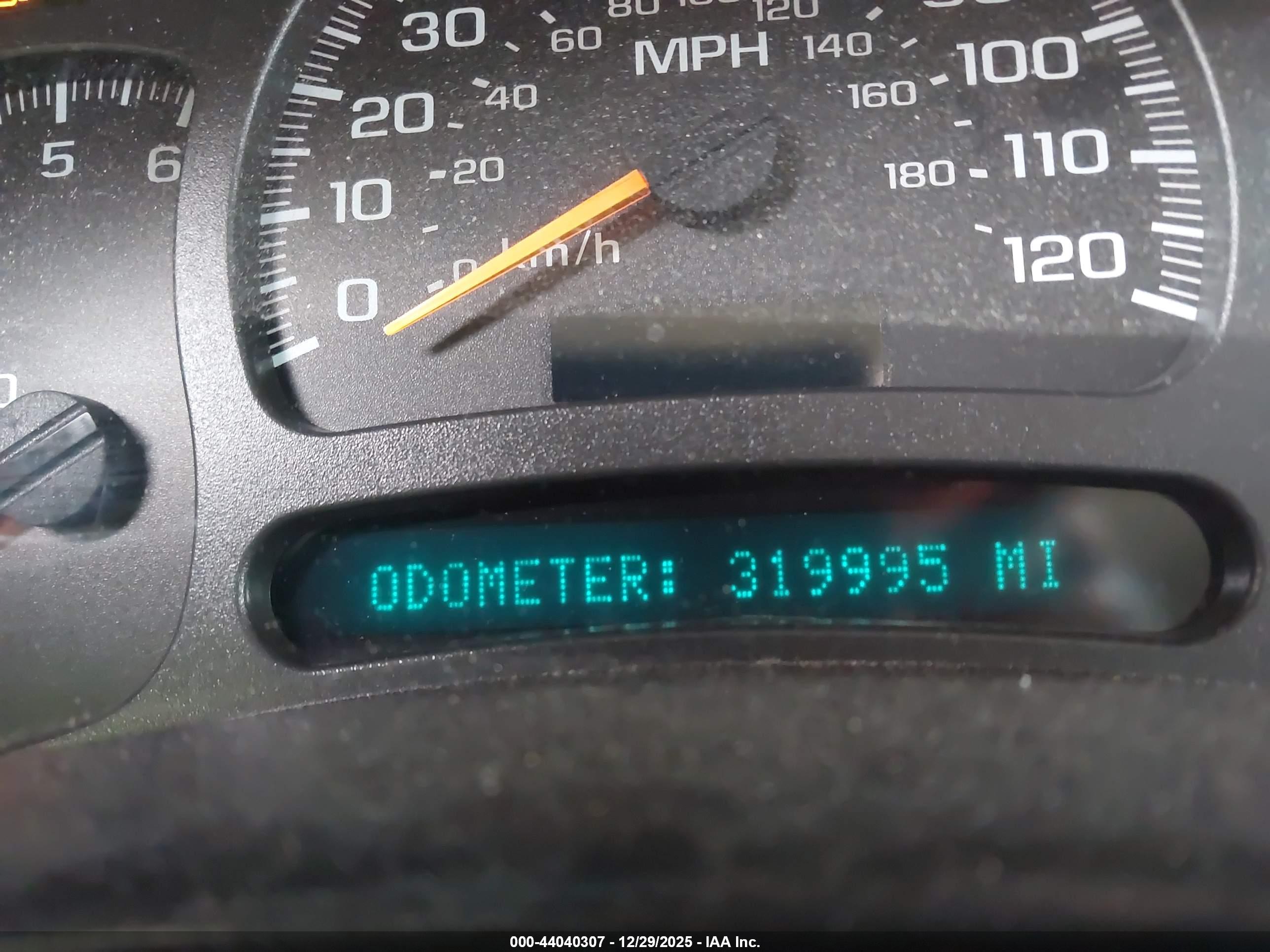 CHEVROLET SILVERADO image 7