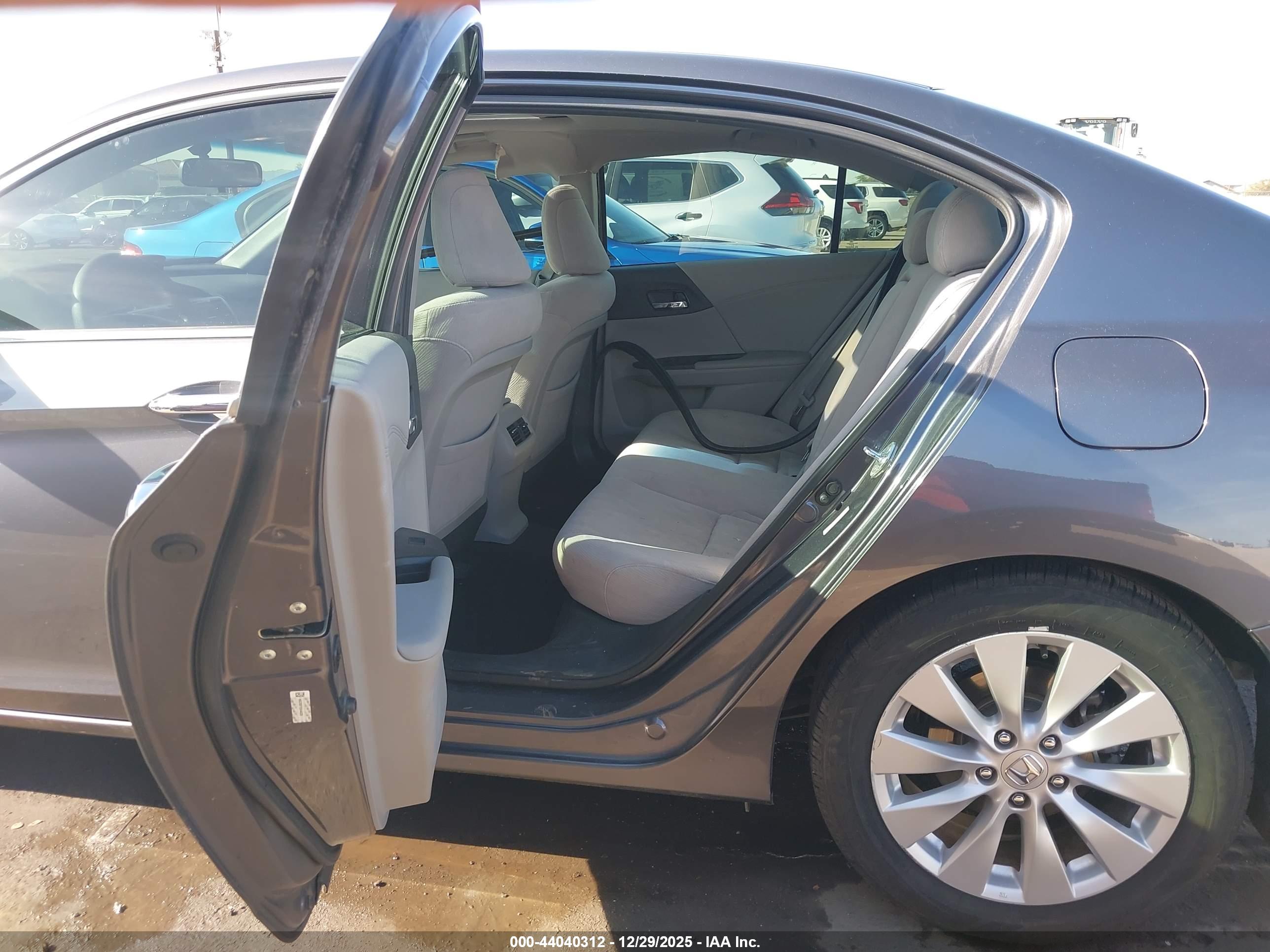 HONDA ACCORD image 8