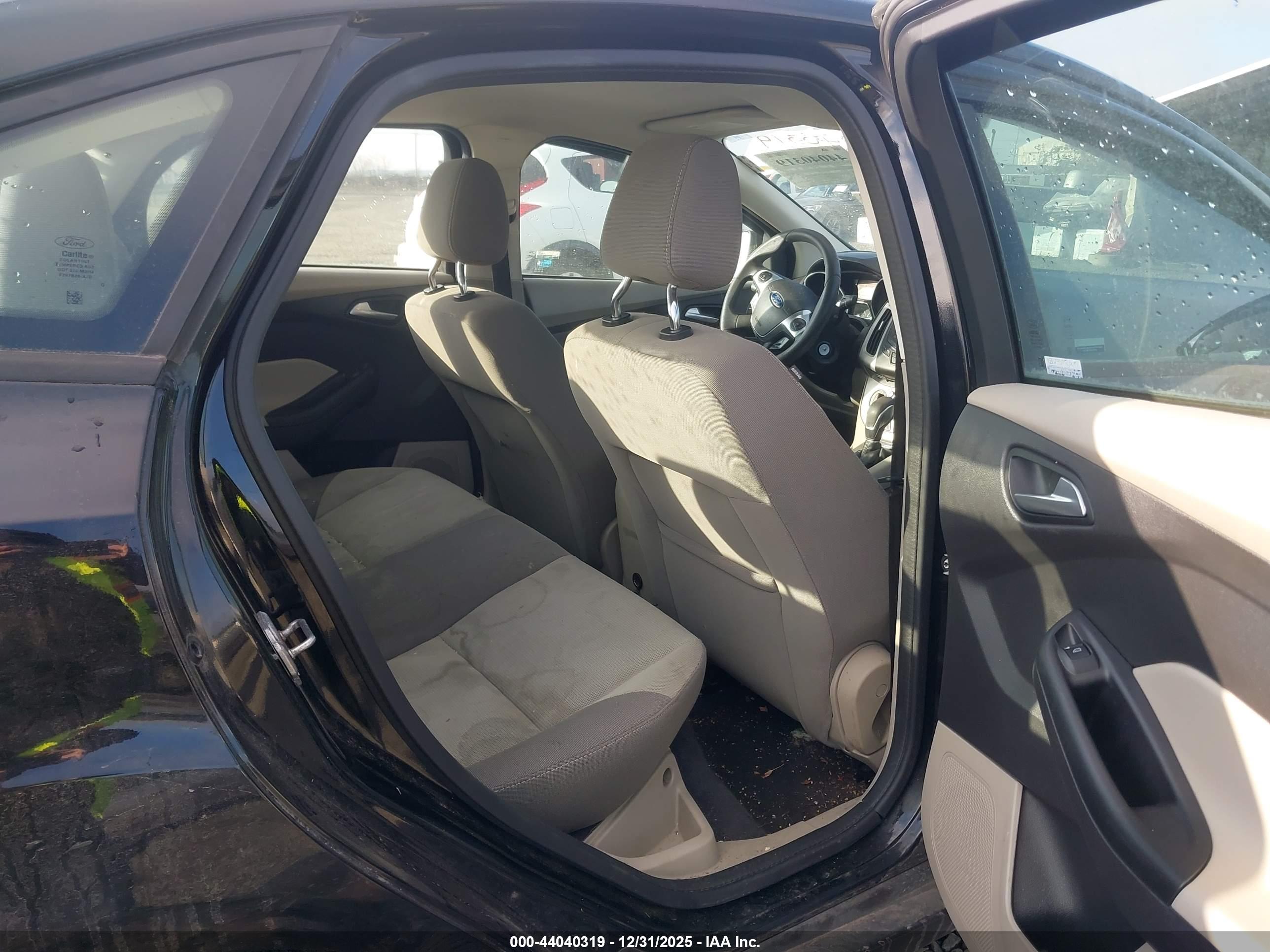 FORD FOCUS image 8