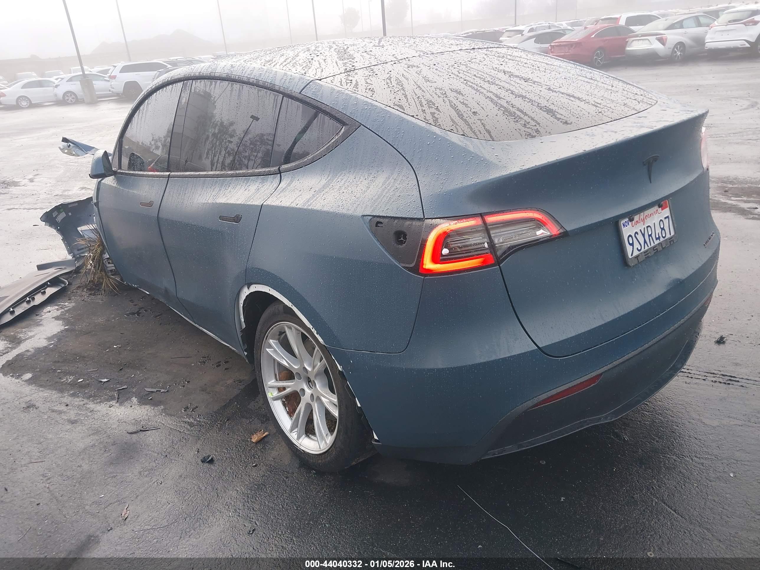 TESLA MODEL image 3