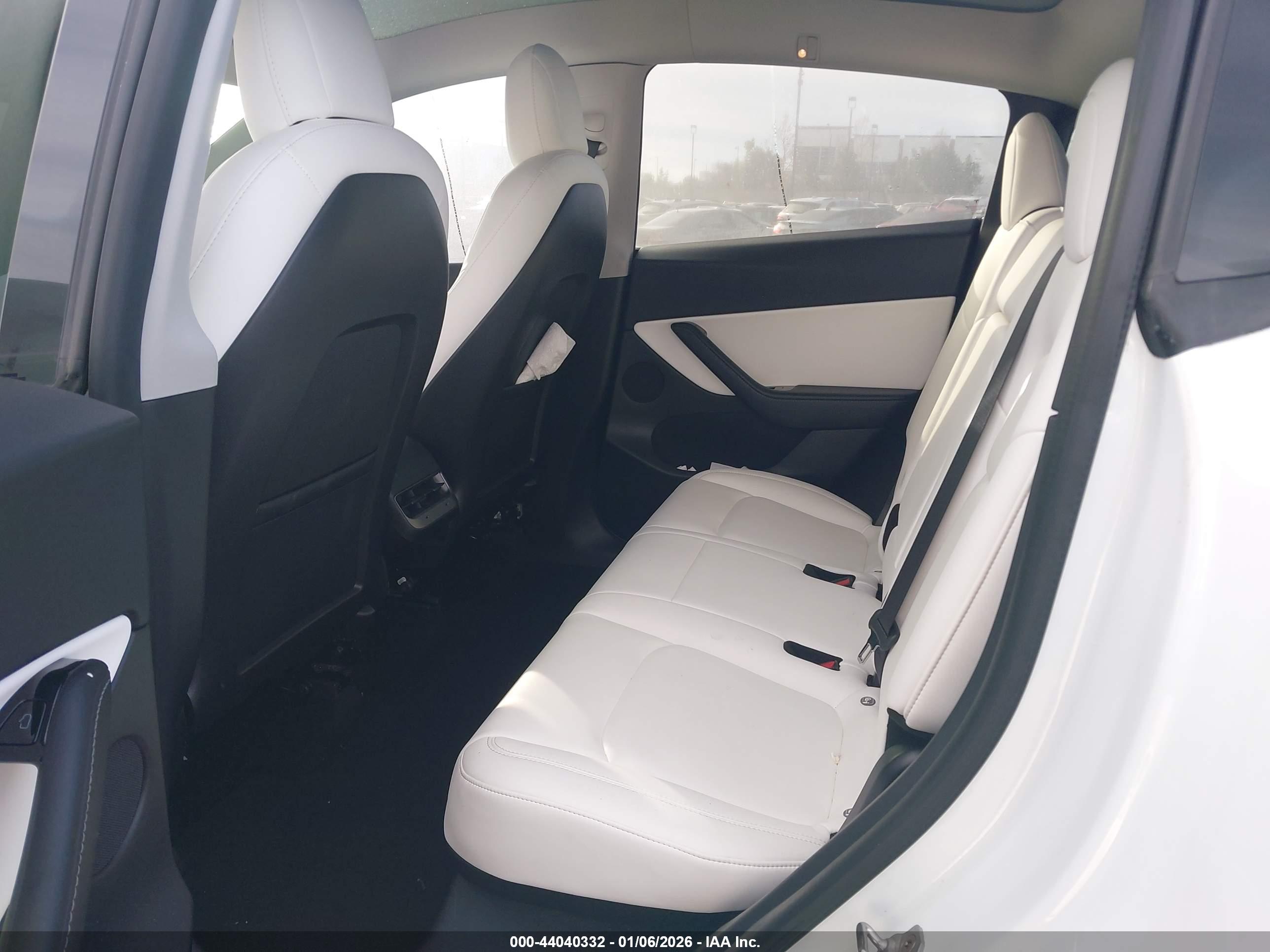 TESLA MODEL image 8