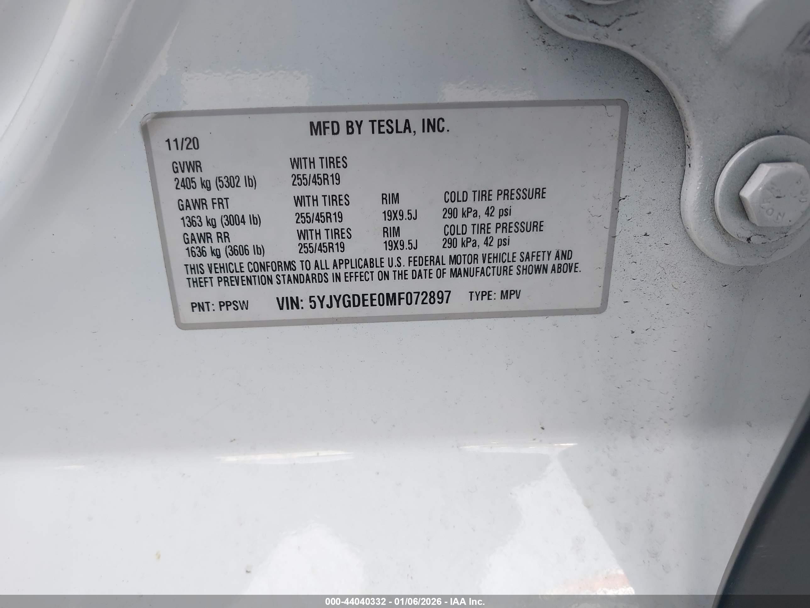 TESLA MODEL image 9