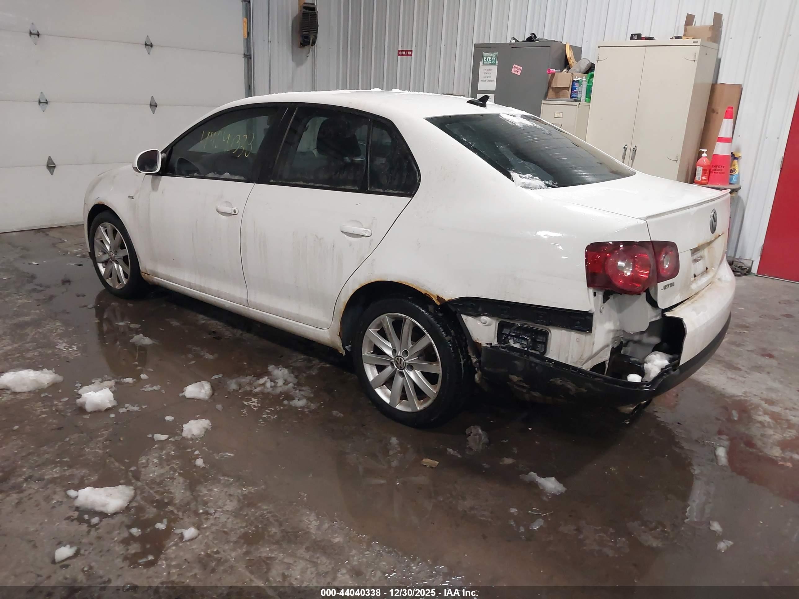 VOLKSWAGEN JETTA image 3