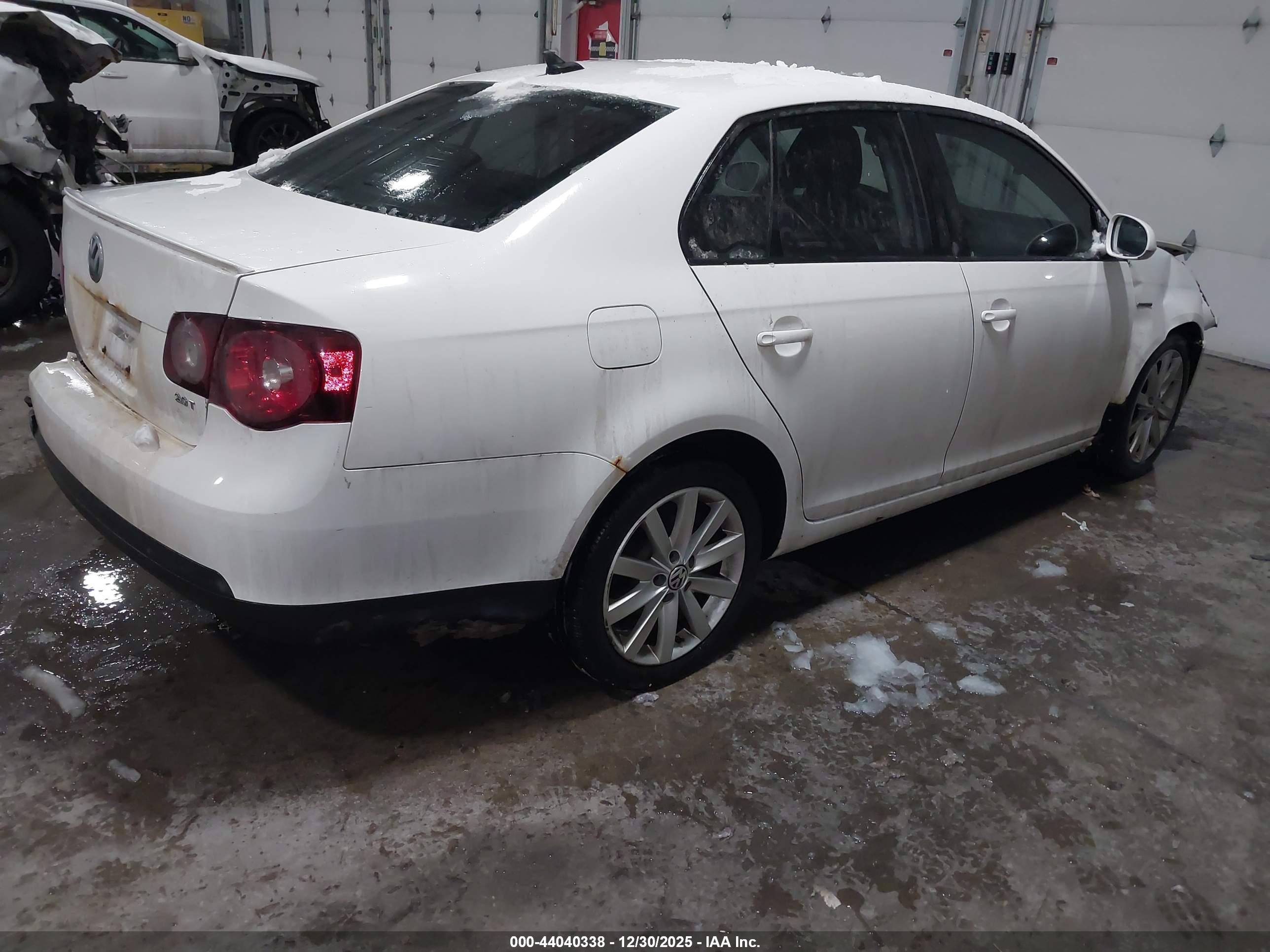 VOLKSWAGEN JETTA image 4