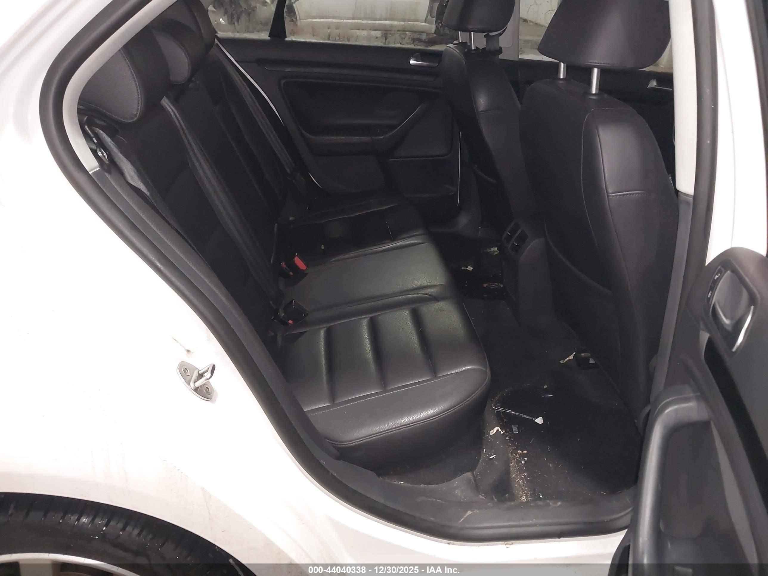 VOLKSWAGEN JETTA image 8