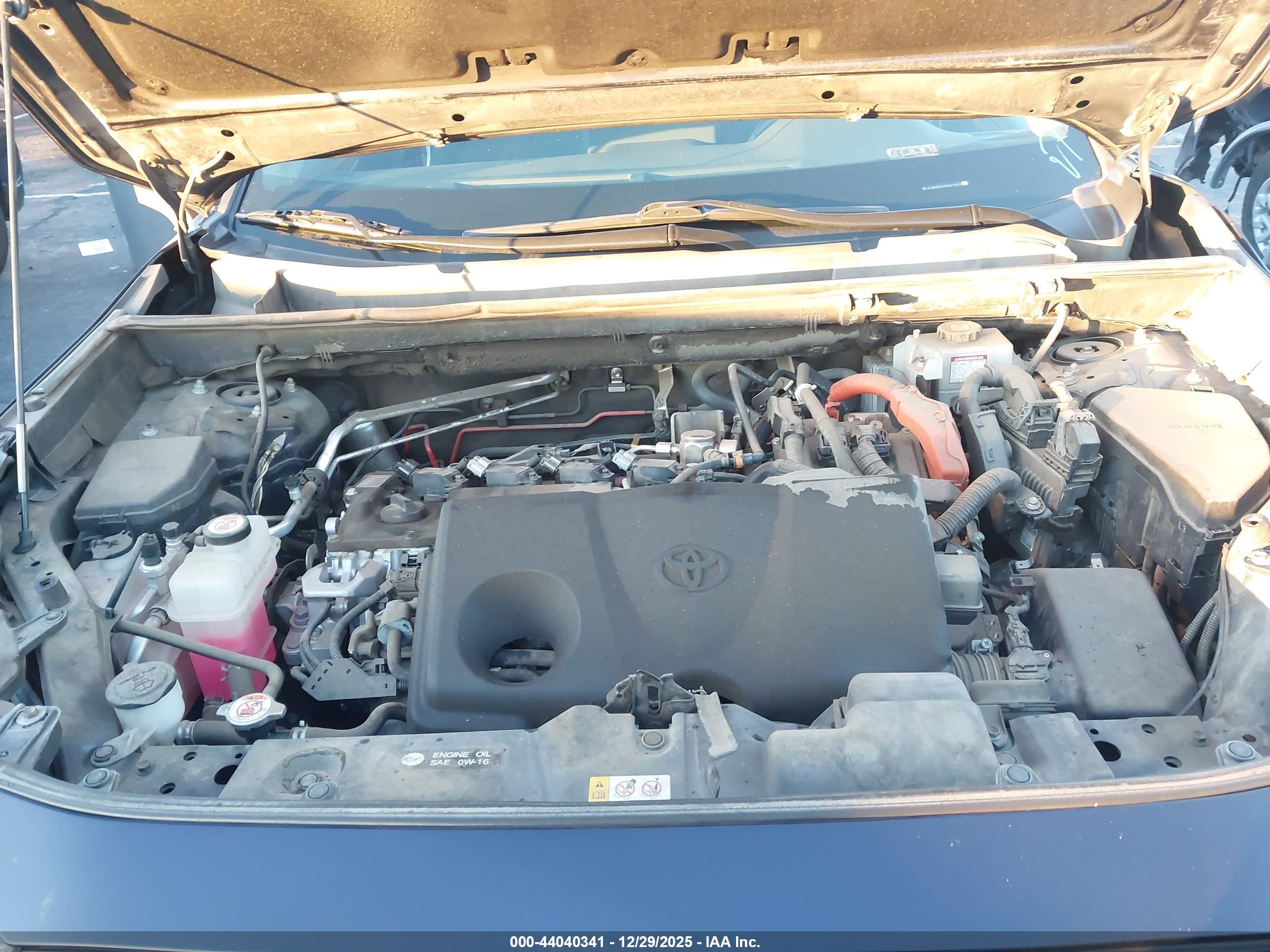 TOYOTA RAV4 image 10