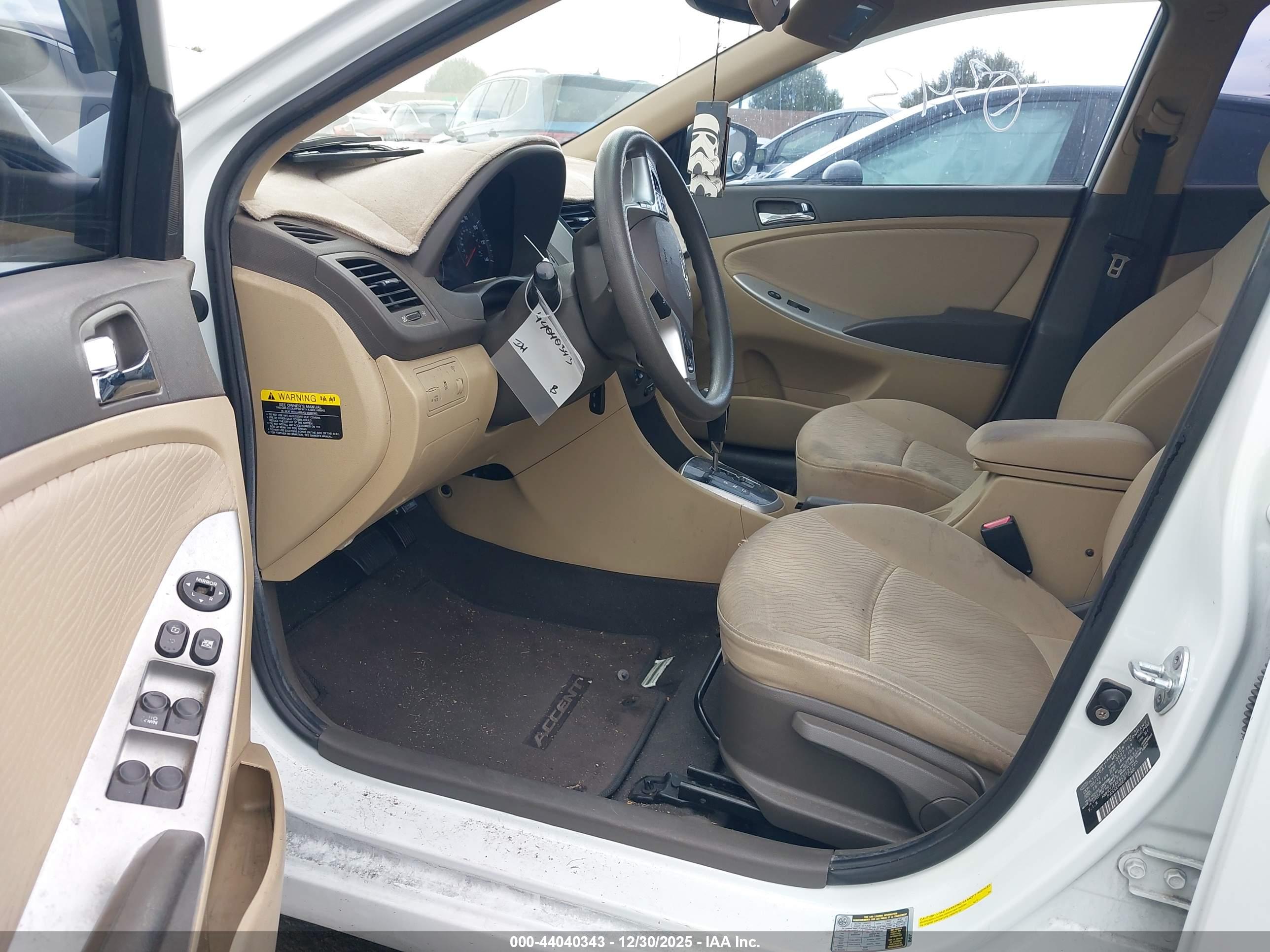 HYUNDAI ACCENT image 5