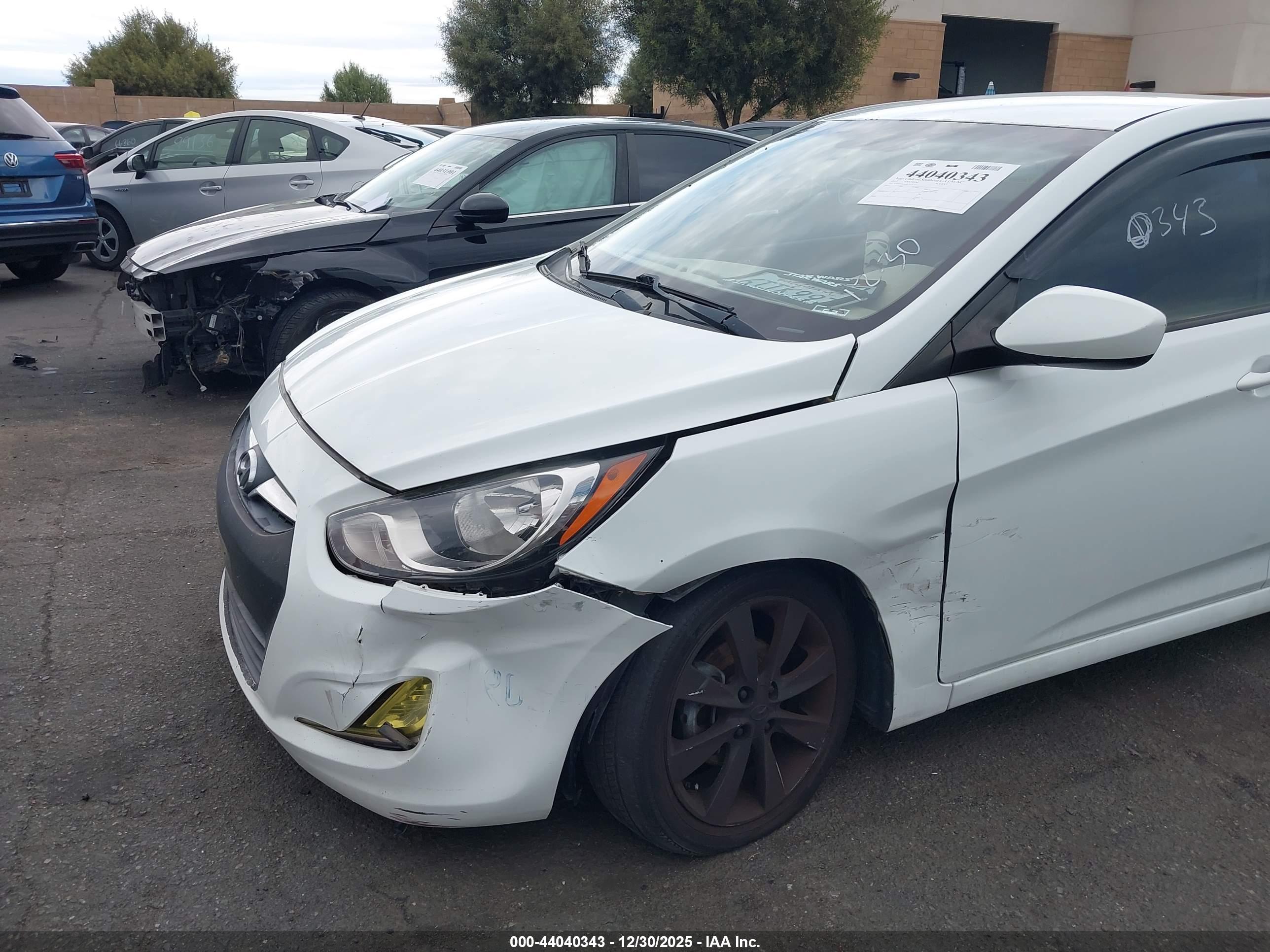 HYUNDAI ACCENT image 6
