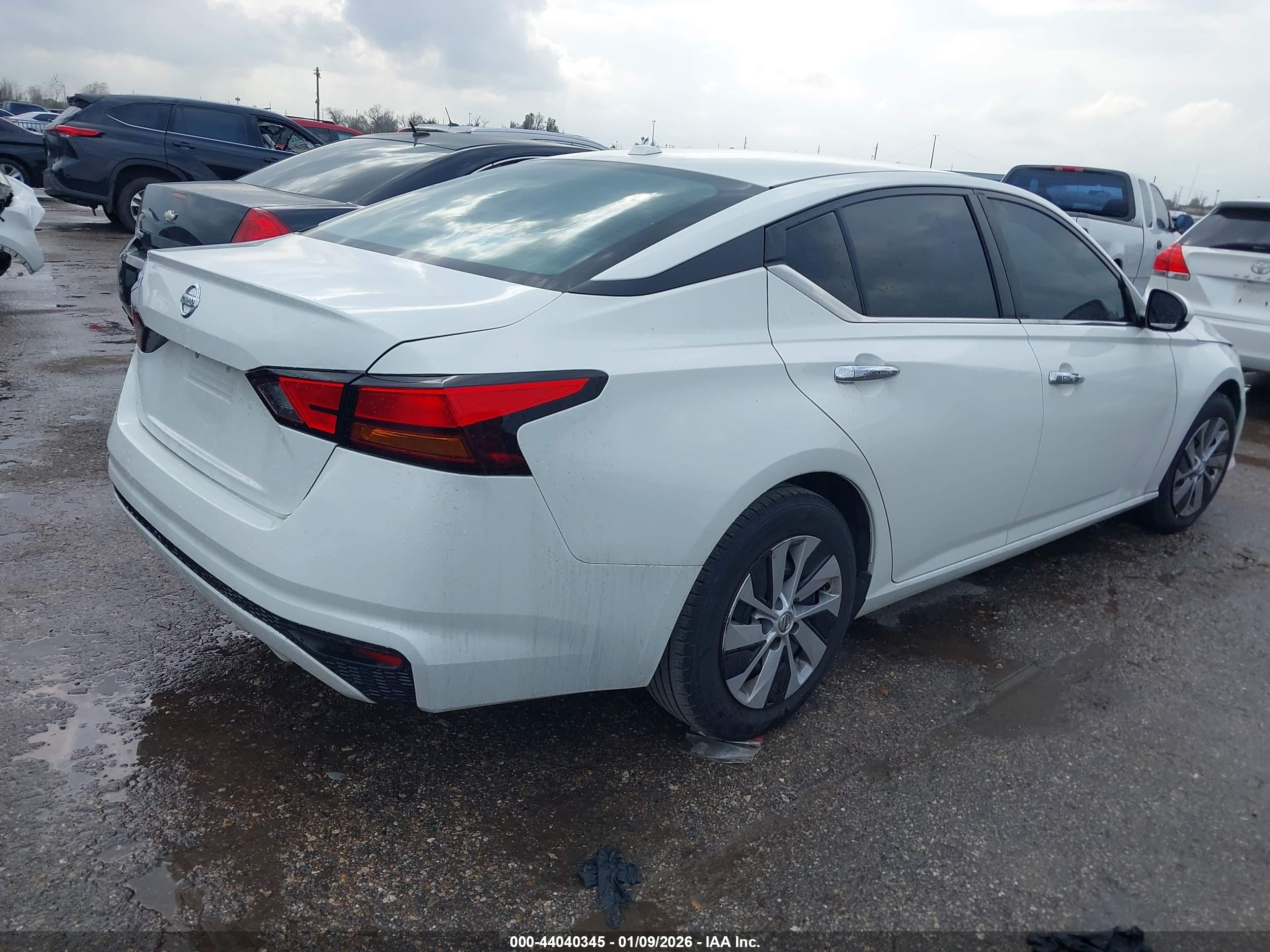 NISSAN ALTIMA image 4