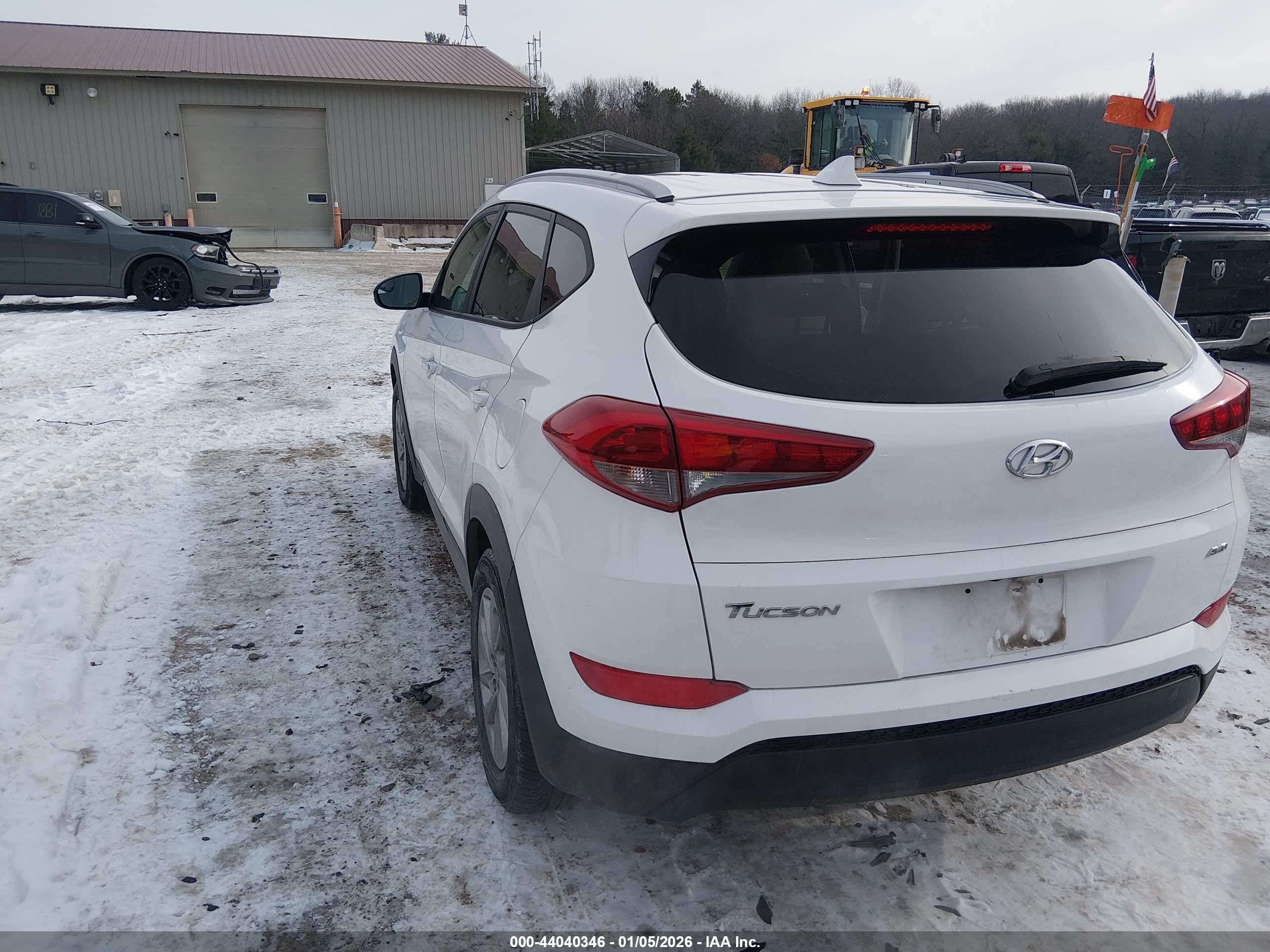 HYUNDAI TUCSON image 3