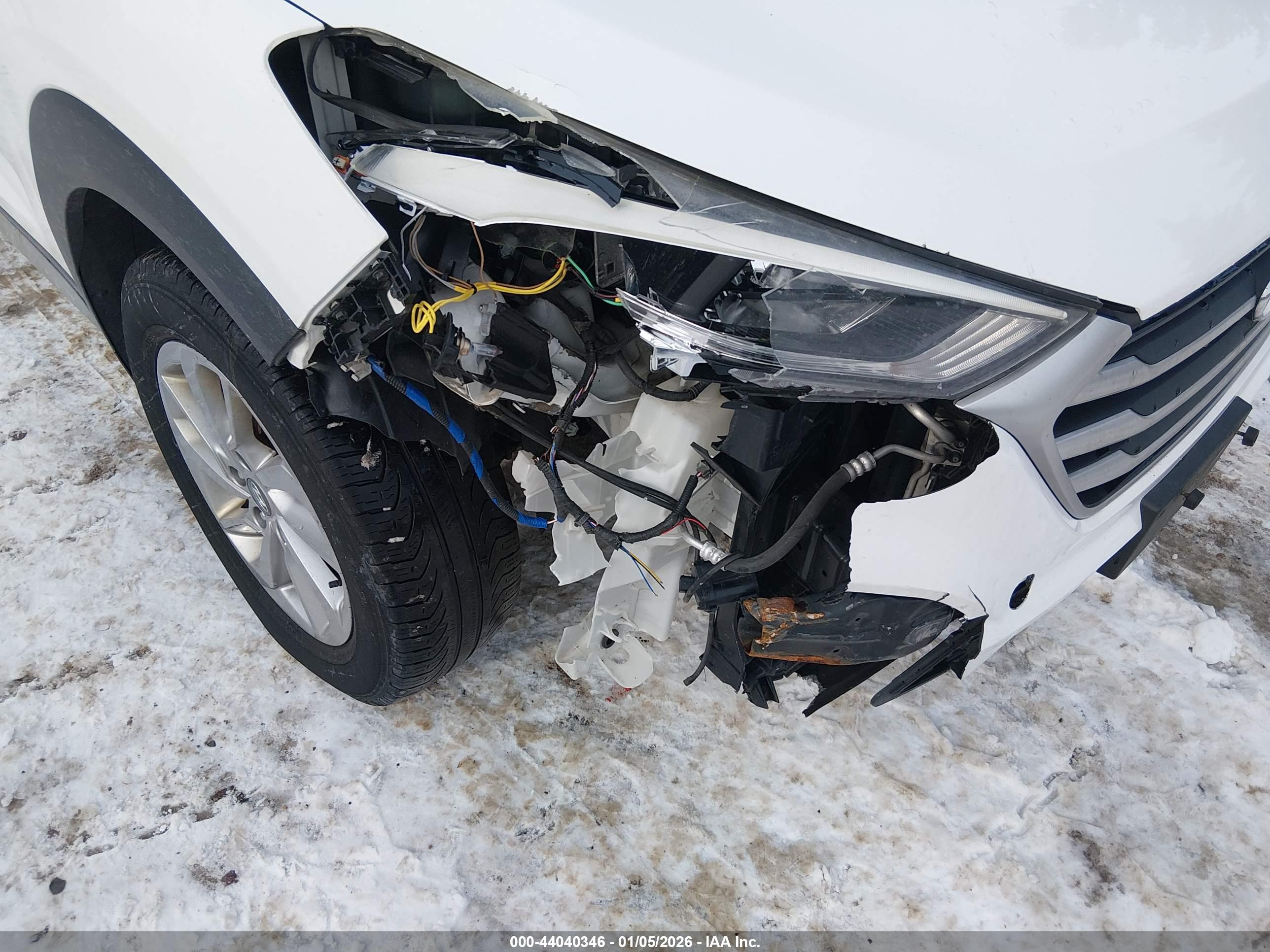 HYUNDAI TUCSON image 6
