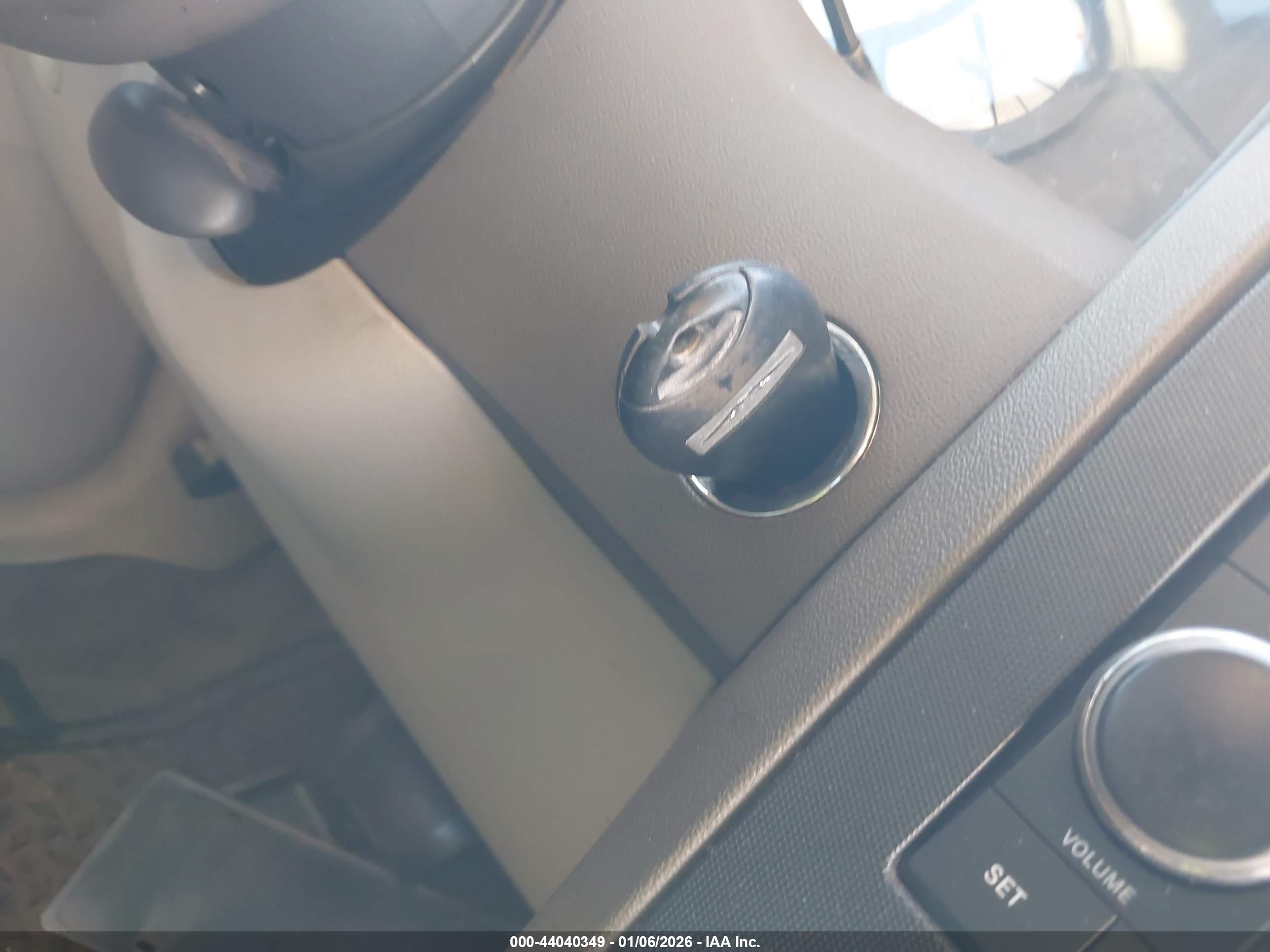 CHRYSLER 300 image 11