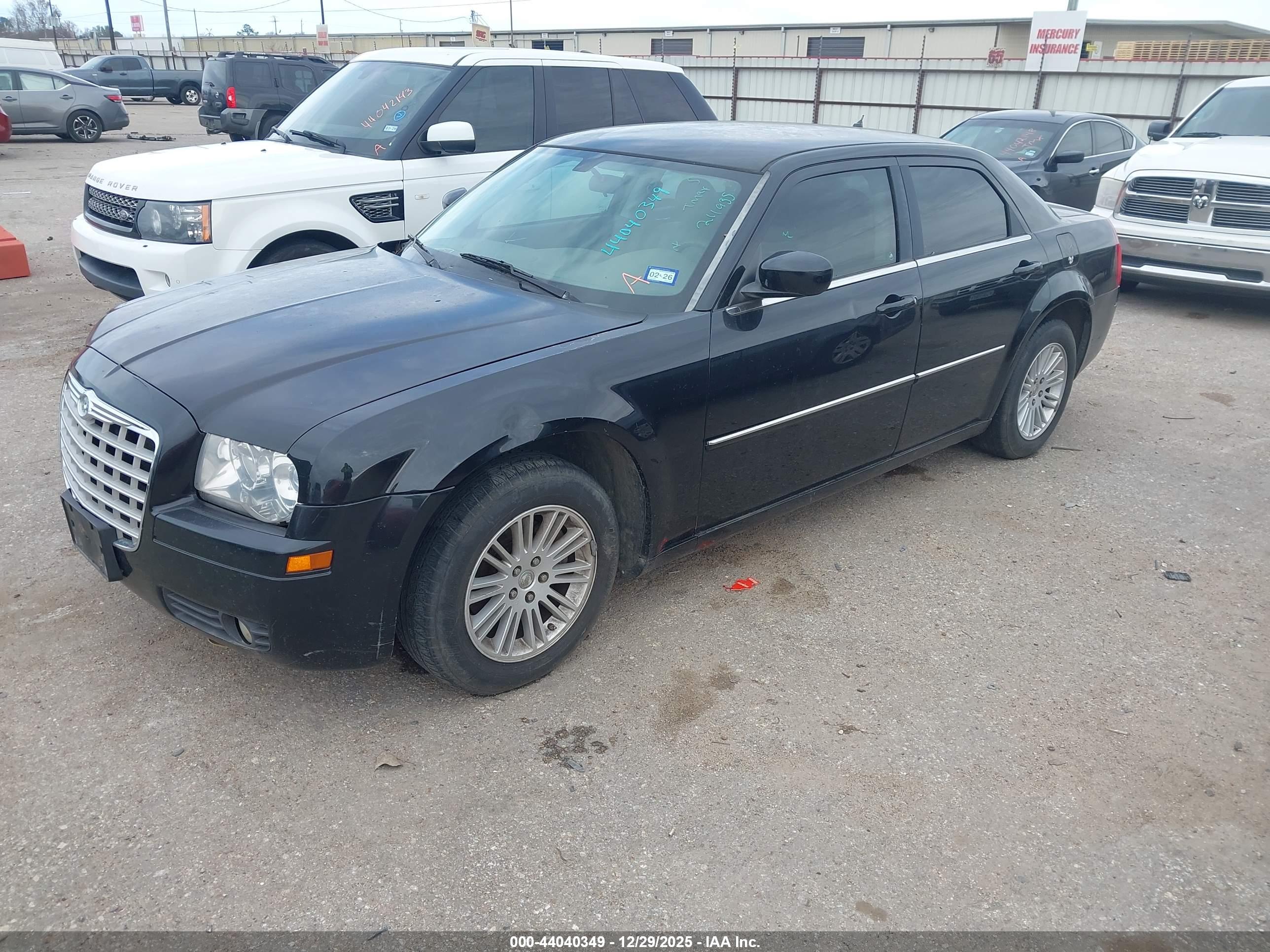 CHRYSLER 300 image 2
