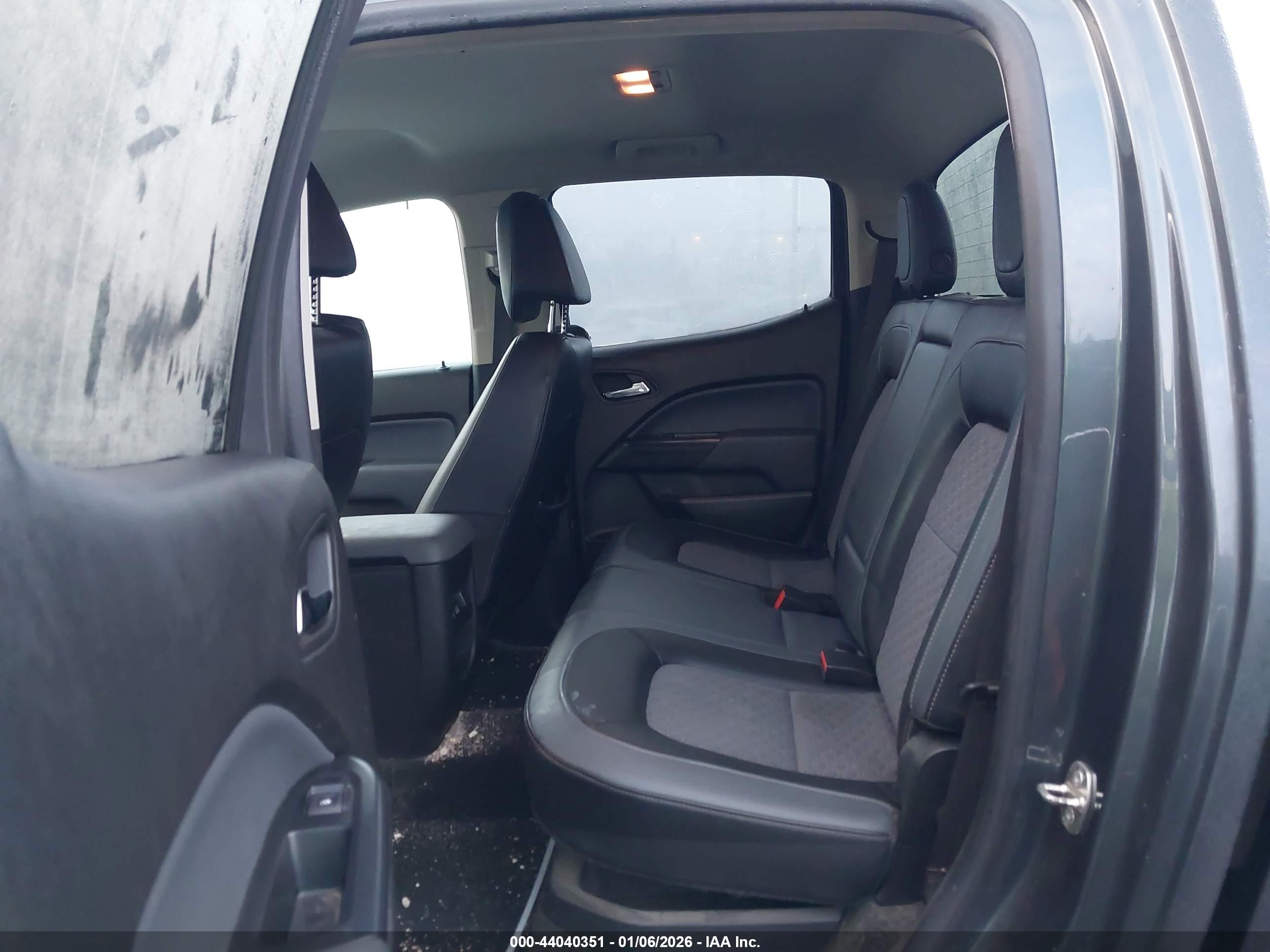 CHEVROLET COLORADO image 8