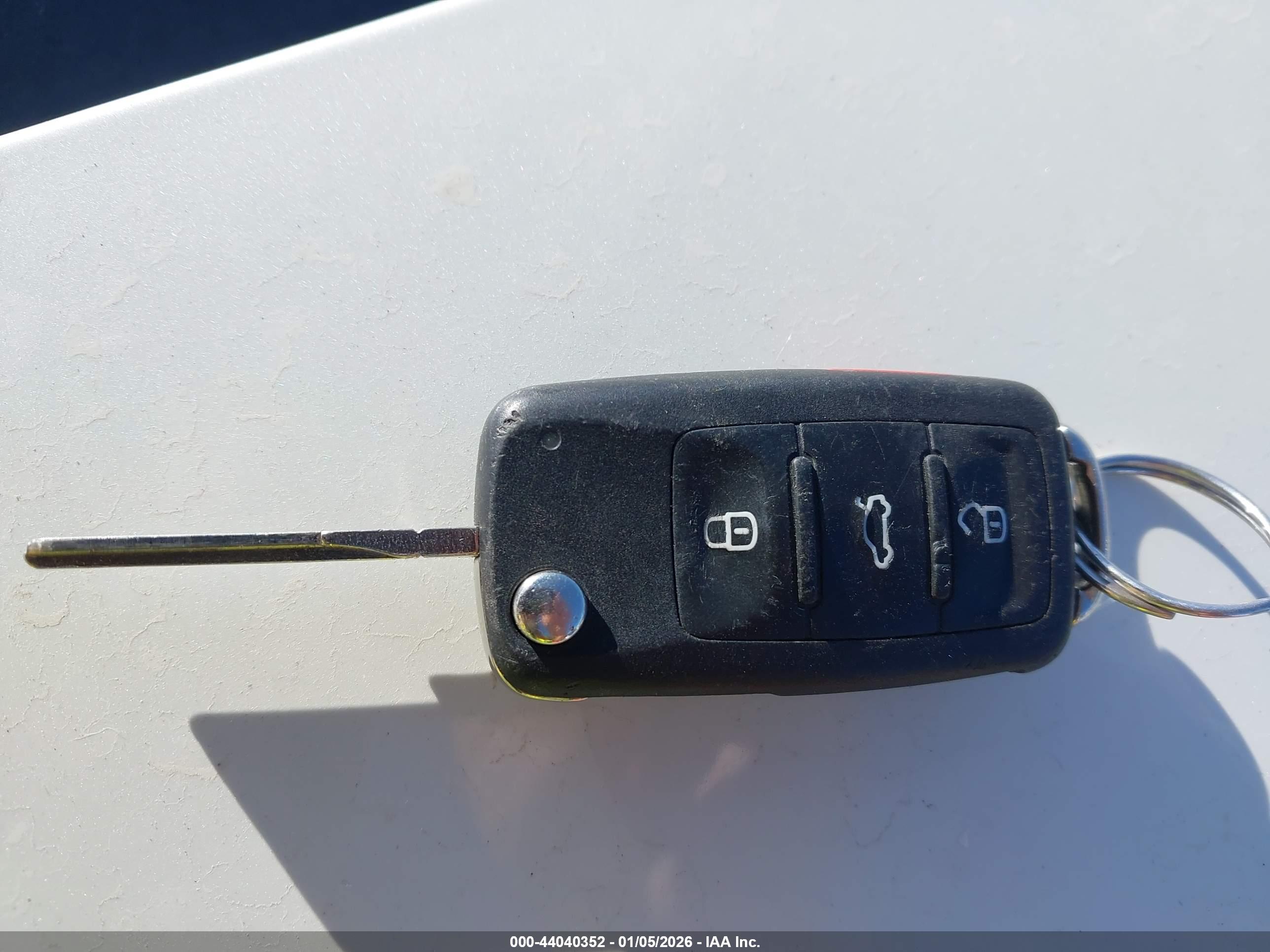 VOLKSWAGEN GTI image 11