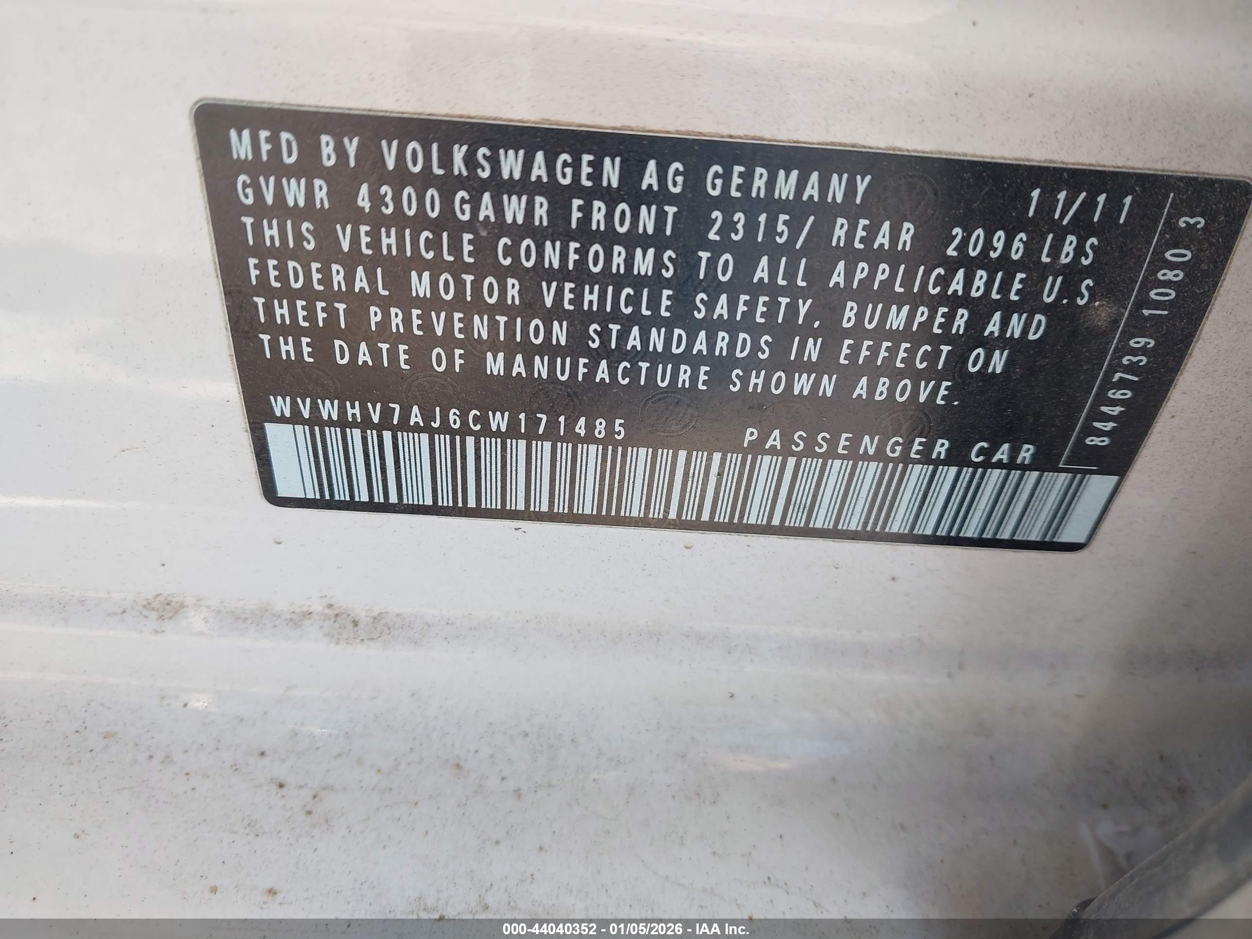 VOLKSWAGEN GTI image 9